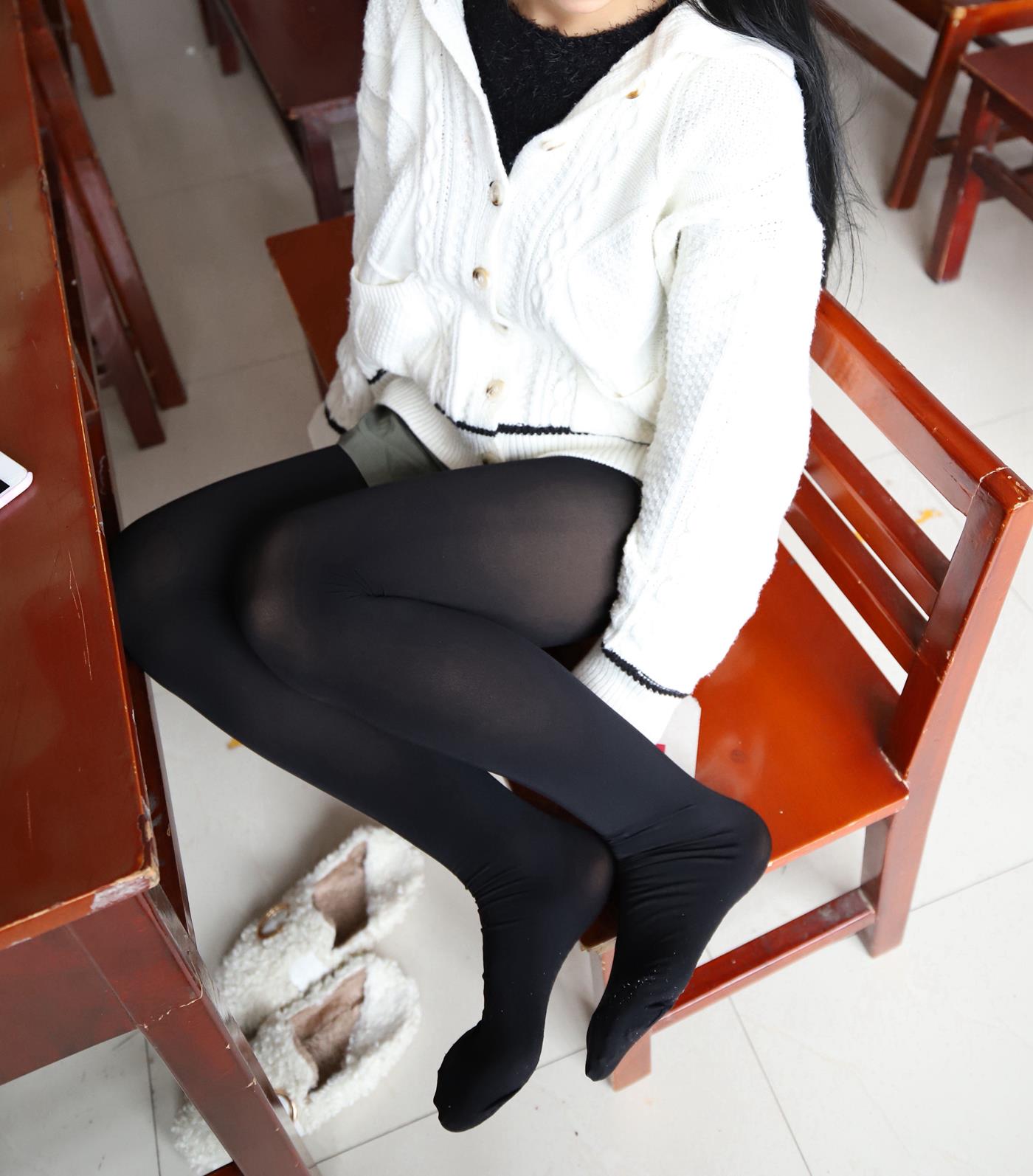 图片[15]-大西瓜爱牙膏-2019 11X活动 模特3（三） 教室黑丝厚长袜 (2) [71P] – 速更版-美库