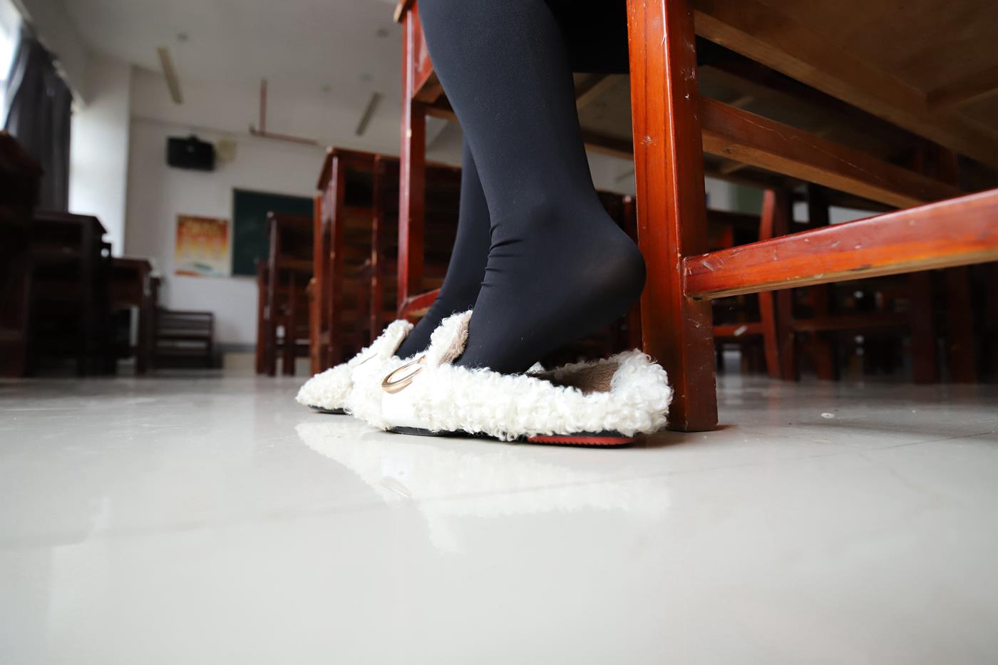 图片[41]-大西瓜爱牙膏-2019 11X活动 模特3（三） 教室黑丝厚长袜 (1) [84P] – 速更版-美库