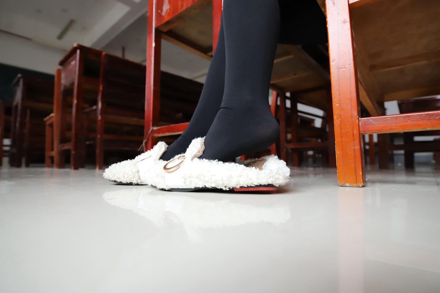 图片[44]-大西瓜爱牙膏-2019 11X活动 模特3（三） 教室黑丝厚长袜 (1) [84P] – 速更版-美库