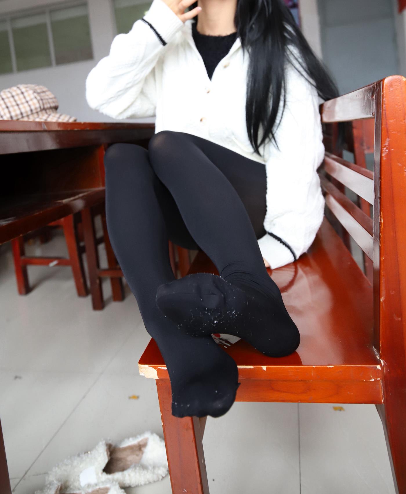 图片[24]-大西瓜爱牙膏-2019 11X活动 模特3（三） 教室黑丝厚长袜 (2) [71P] – 速更版-美库