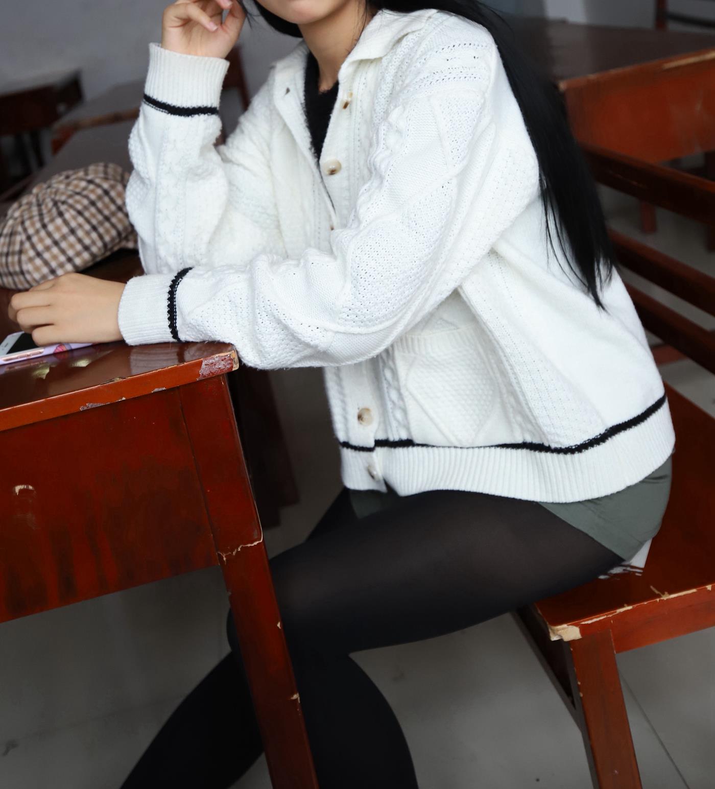 图片[55]-大西瓜爱牙膏-2019 11X活动 模特3（三） 教室黑丝厚长袜 (1) [84P] – 速更版-美库