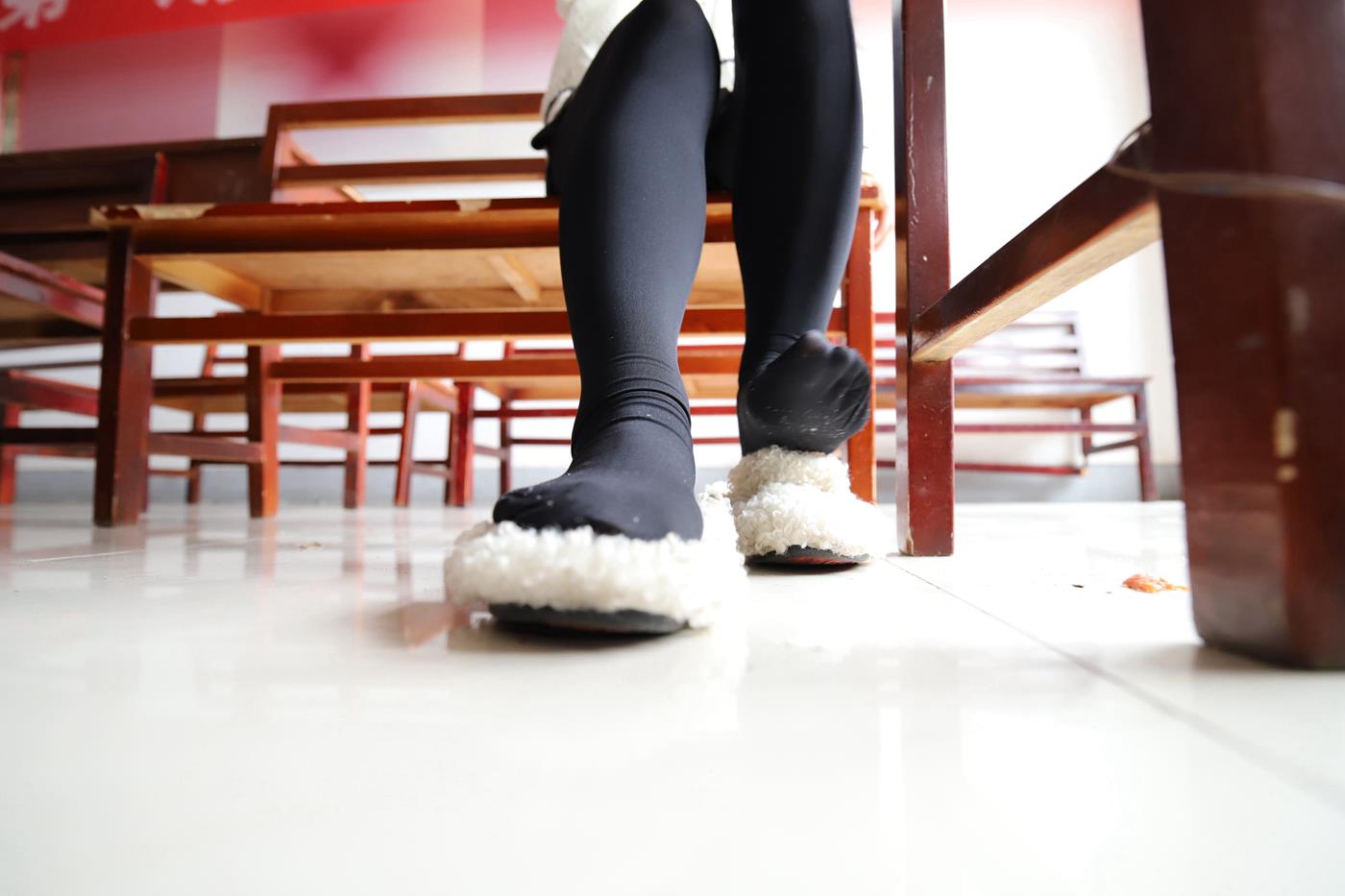 图片[61]-大西瓜爱牙膏-2019 11X活动 模特3（三） 教室黑丝厚长袜 (1) [84P] – 速更版-美库