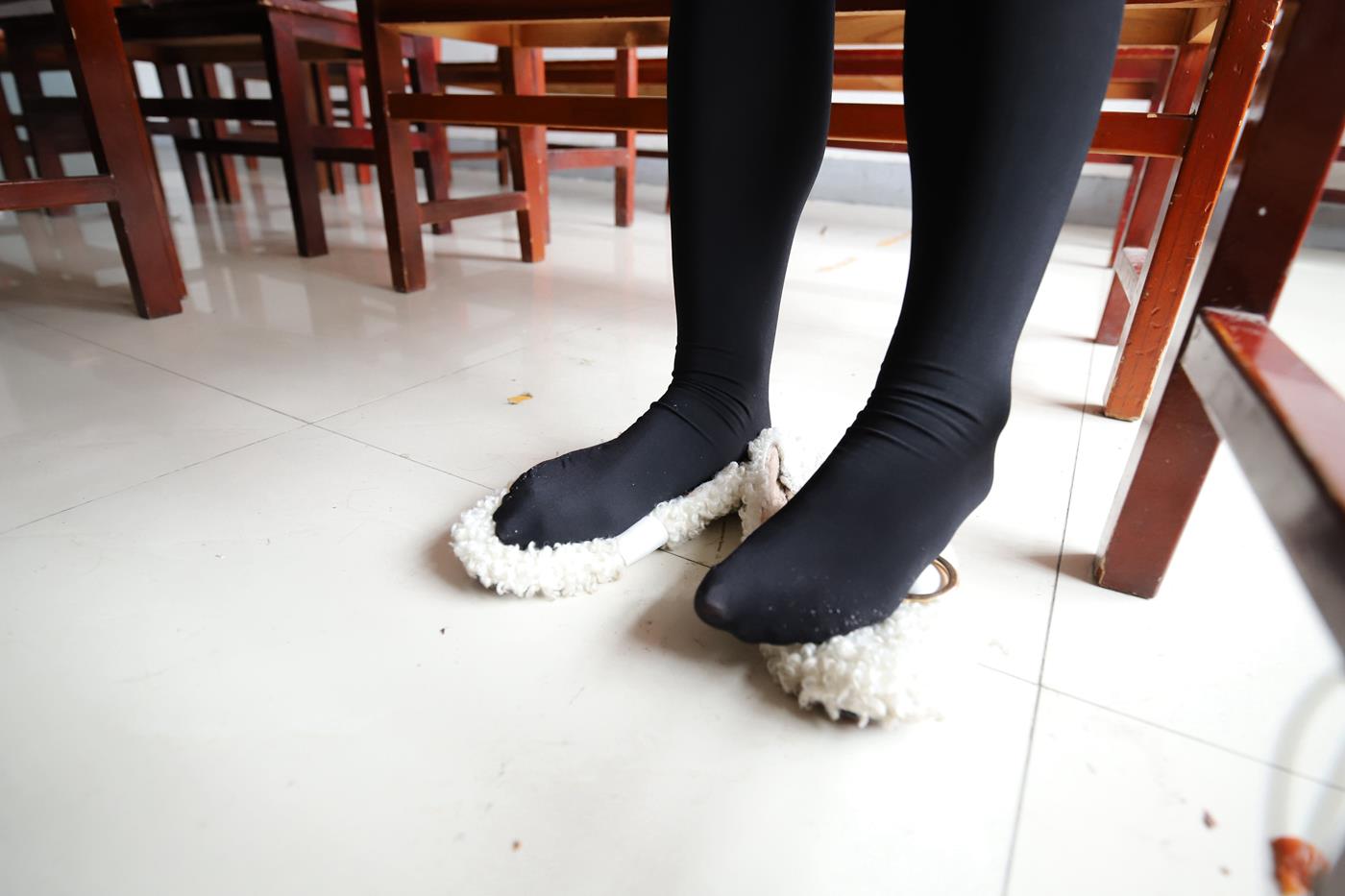 图片[64]-大西瓜爱牙膏-2019 11X活动 模特3（三） 教室黑丝厚长袜 (1) [84P] – 速更版-美库