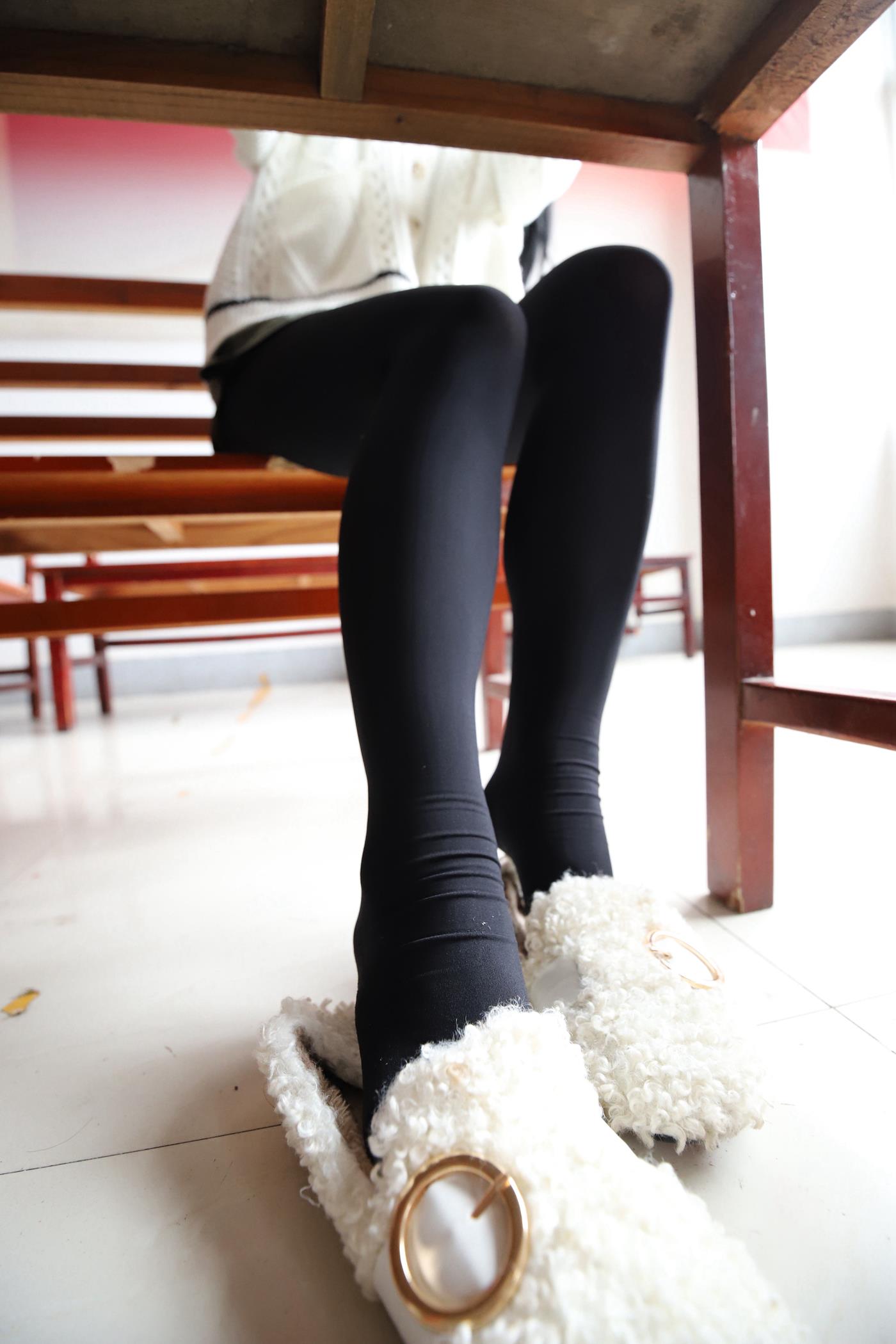 图片[78]-大西瓜爱牙膏-2019 11X活动 模特3（三） 教室黑丝厚长袜 (1) [84P] – 速更版-美库