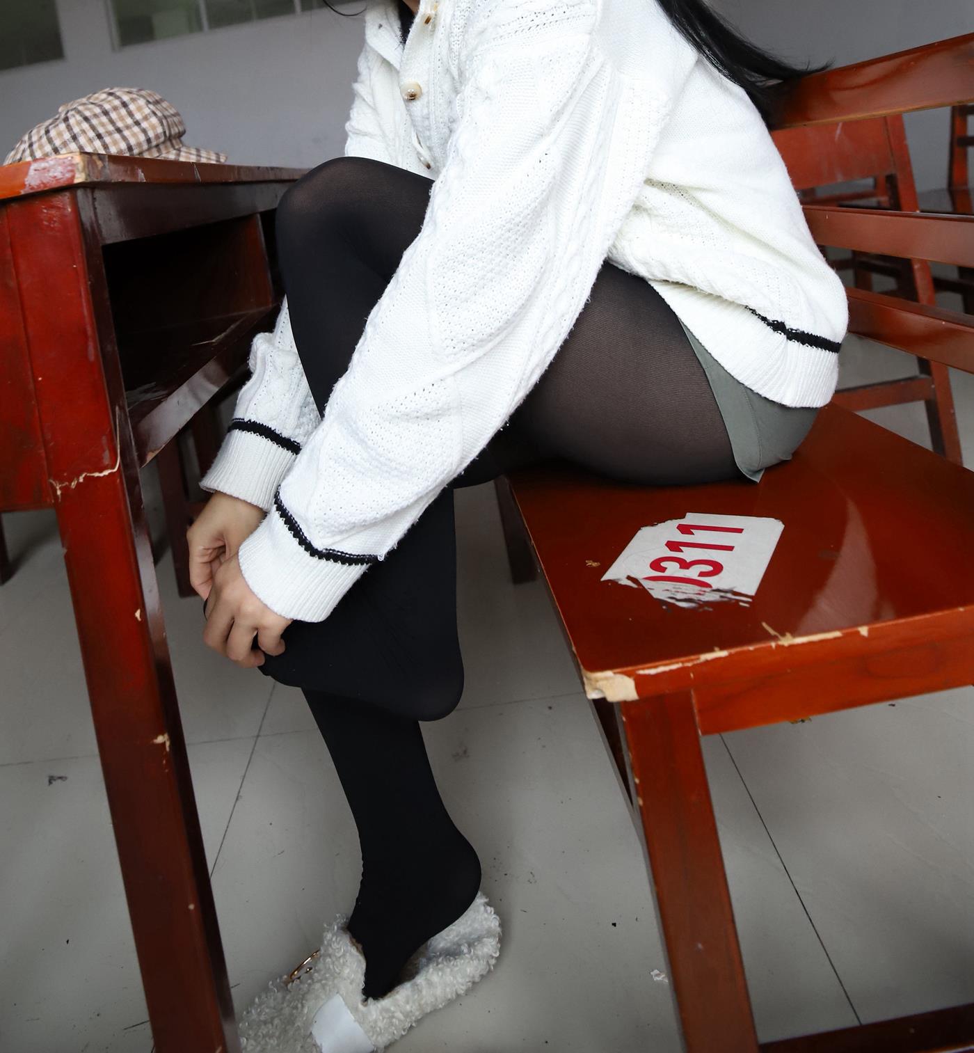 图片[82]-大西瓜爱牙膏-2019 11X活动 模特3（三） 教室黑丝厚长袜 (1) [84P] – 速更版-美库