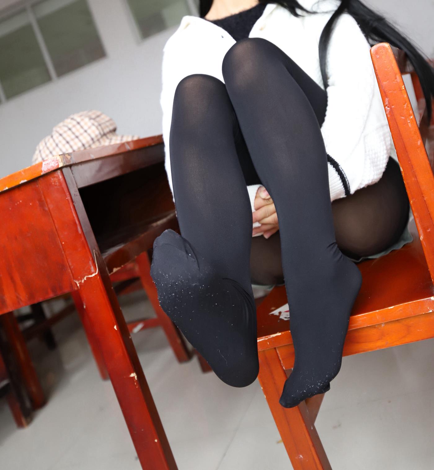 图片[47]-大西瓜爱牙膏-2019 11X活动 模特3（三） 教室黑丝厚长袜 (2) [71P] – 速更版-美库