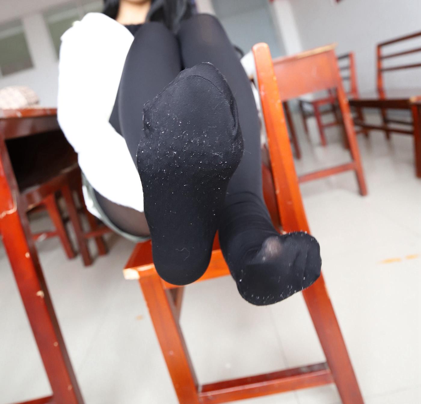 图片[55]-大西瓜爱牙膏-2019 11X活动 模特3（三） 教室黑丝厚长袜 (2) [71P] – 速更版-美库