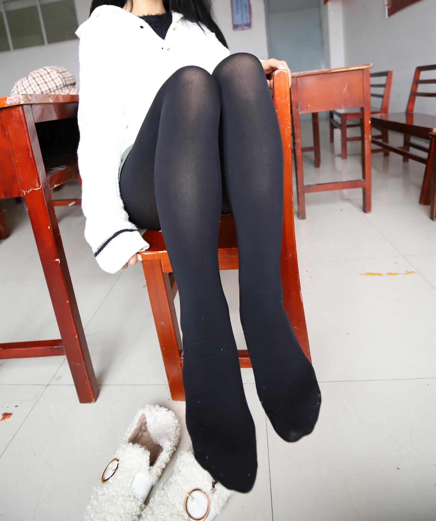 图片[58]-大西瓜爱牙膏-2019 11X活动 模特3（三） 教室黑丝厚长袜 (2) [71P] – 速更版-美库