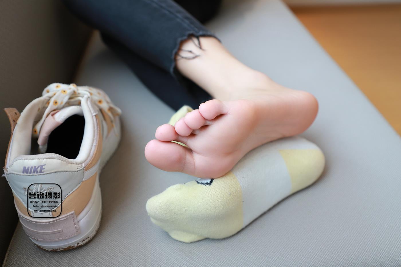 图片[28]-[誉铭传媒]袜足摄影 2022年《2022.06.18专享》(2) [50P] – 速更版-美库