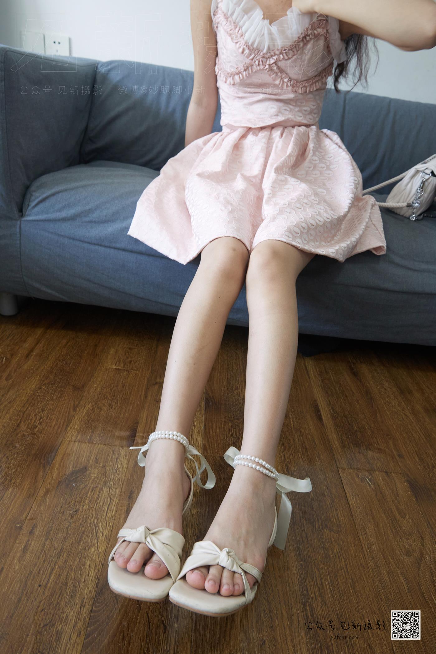 图片[16]-[见新摄影]NO.005 设计师小樱 粉嫩连衣裙凉高裸足[117P] – 速更版-美库
