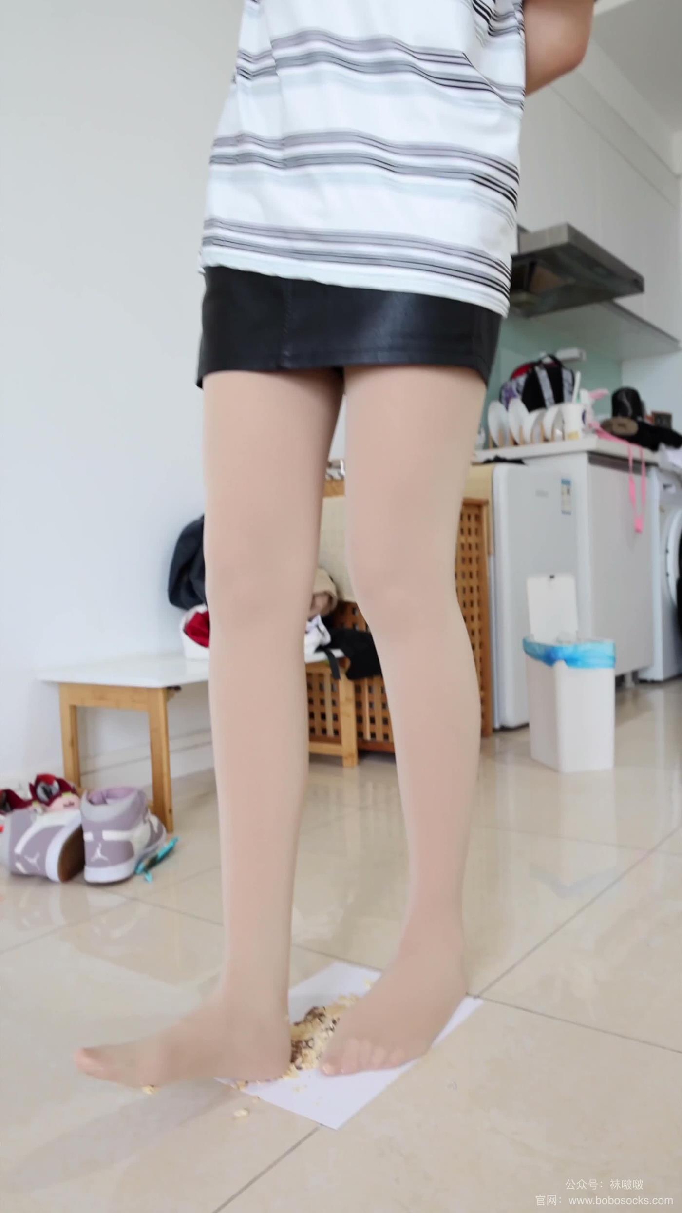 图片[21]-[BoBoSocks袜啵啵]积分限定作品 NO.001 小甜豆-平底鞋、厚黑丝、厚肉丝、踩东西剧情[44P] – 速更版-美库