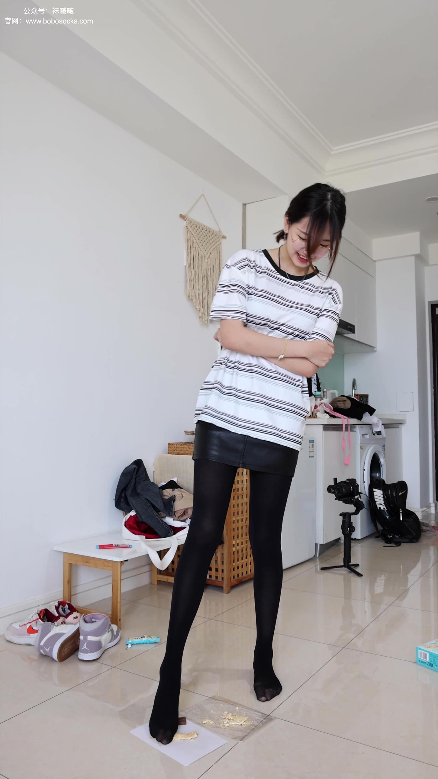 图片[34]-[BoBoSocks袜啵啵]积分限定作品 NO.001 小甜豆-平底鞋、厚黑丝、厚肉丝、踩东西剧情[44P] – 速更版-美库