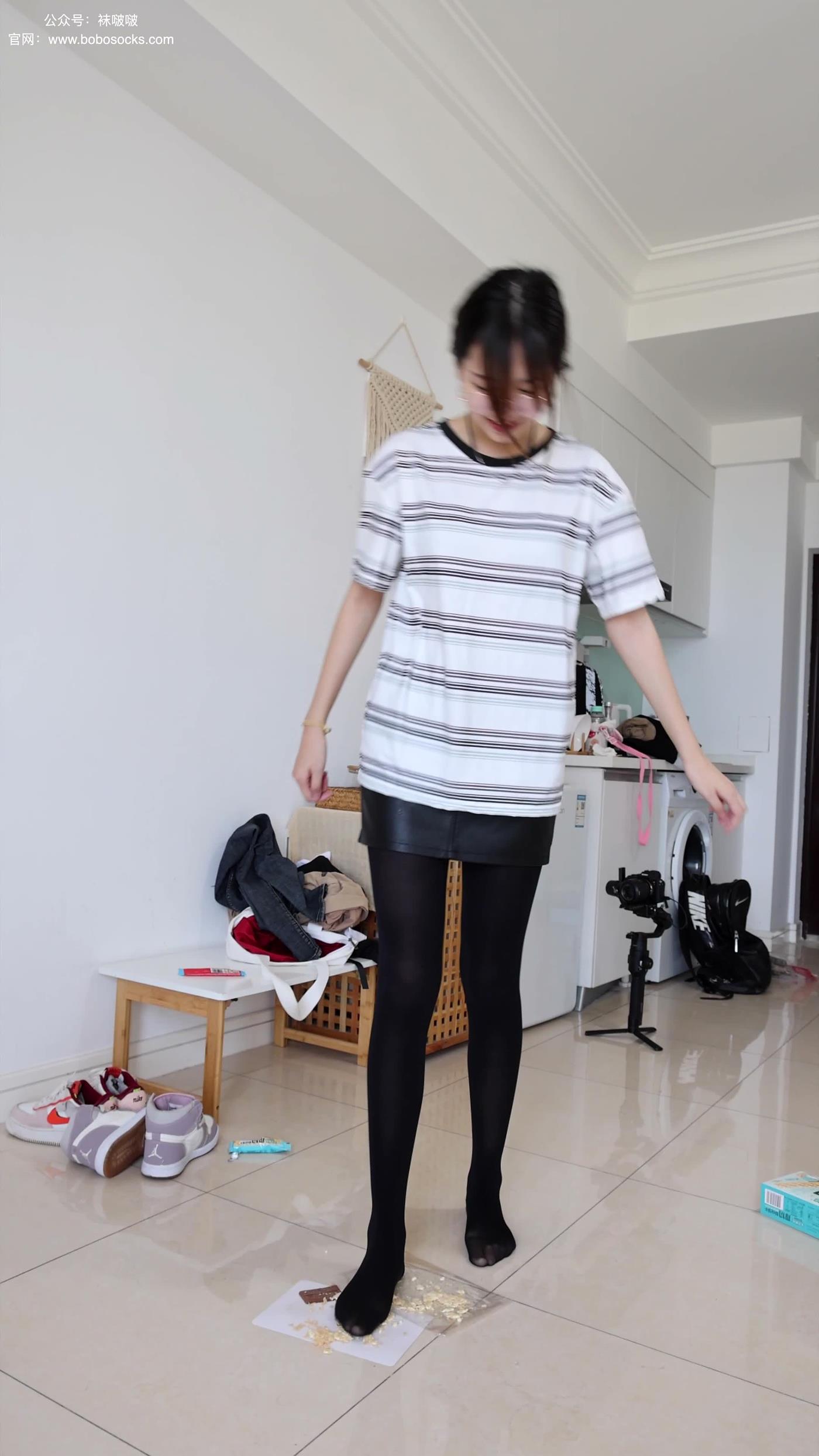 图片[35]-[BoBoSocks袜啵啵]积分限定作品 NO.001 小甜豆-平底鞋、厚黑丝、厚肉丝、踩东西剧情[44P] – 速更版-美库