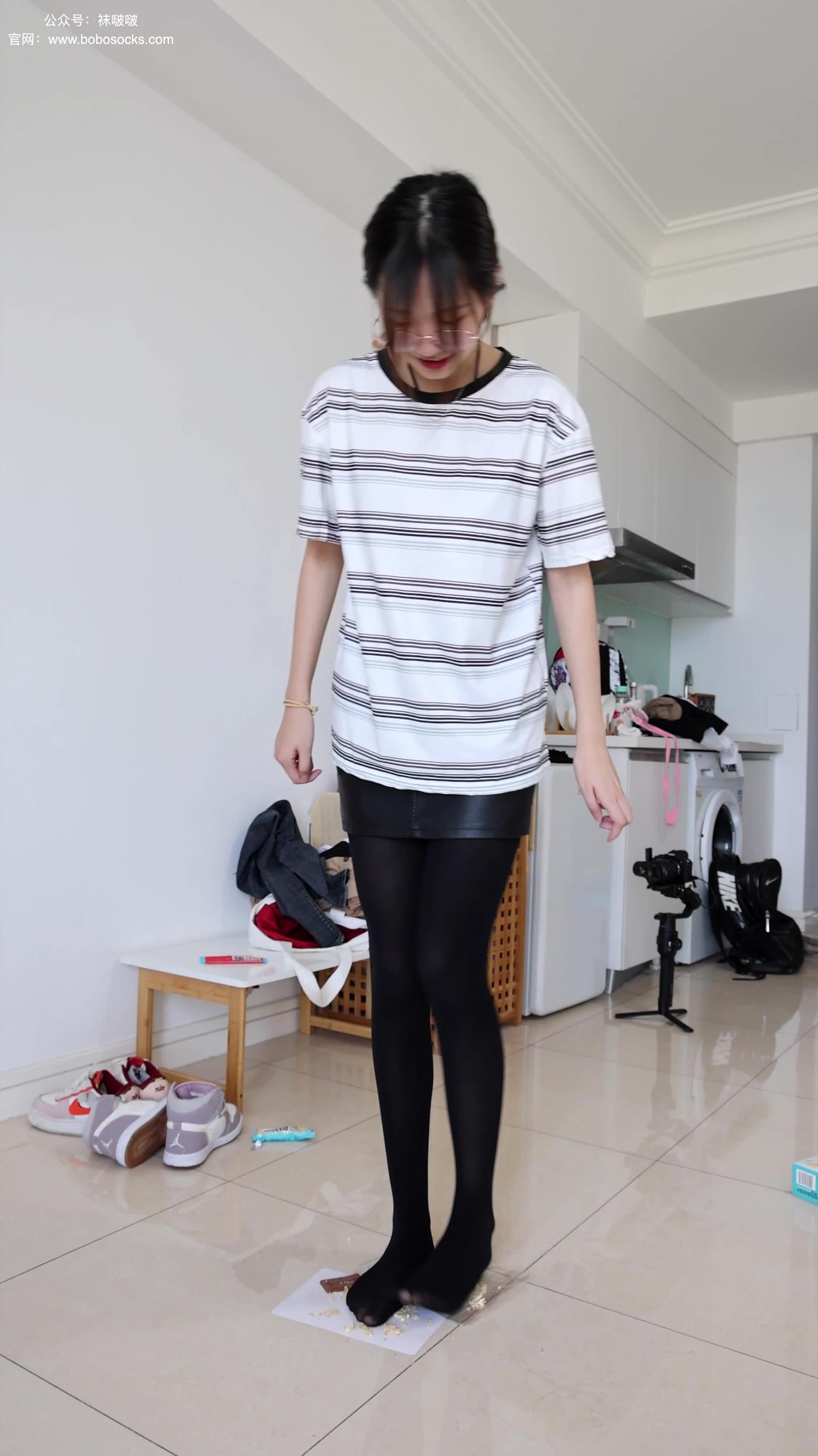 图片[38]-[BoBoSocks袜啵啵]积分限定作品 NO.001 小甜豆-平底鞋、厚黑丝、厚肉丝、踩东西剧情[44P] – 速更版-美库