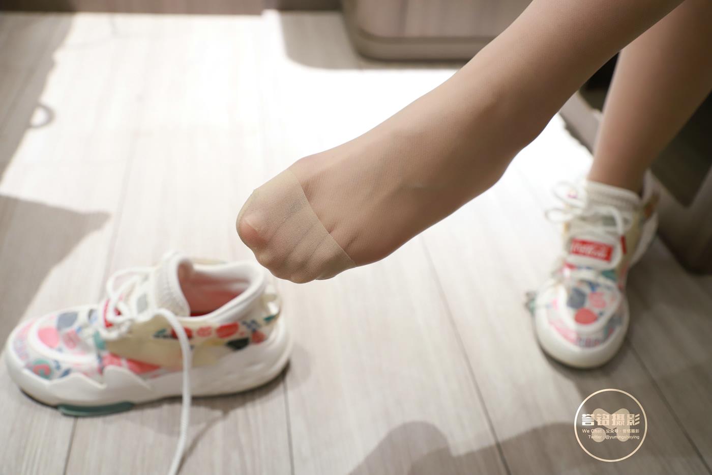 图片[55]-[誉铭传媒]袜足摄影 2022年《2022微信群第2套》[83P] – 速更版-美库