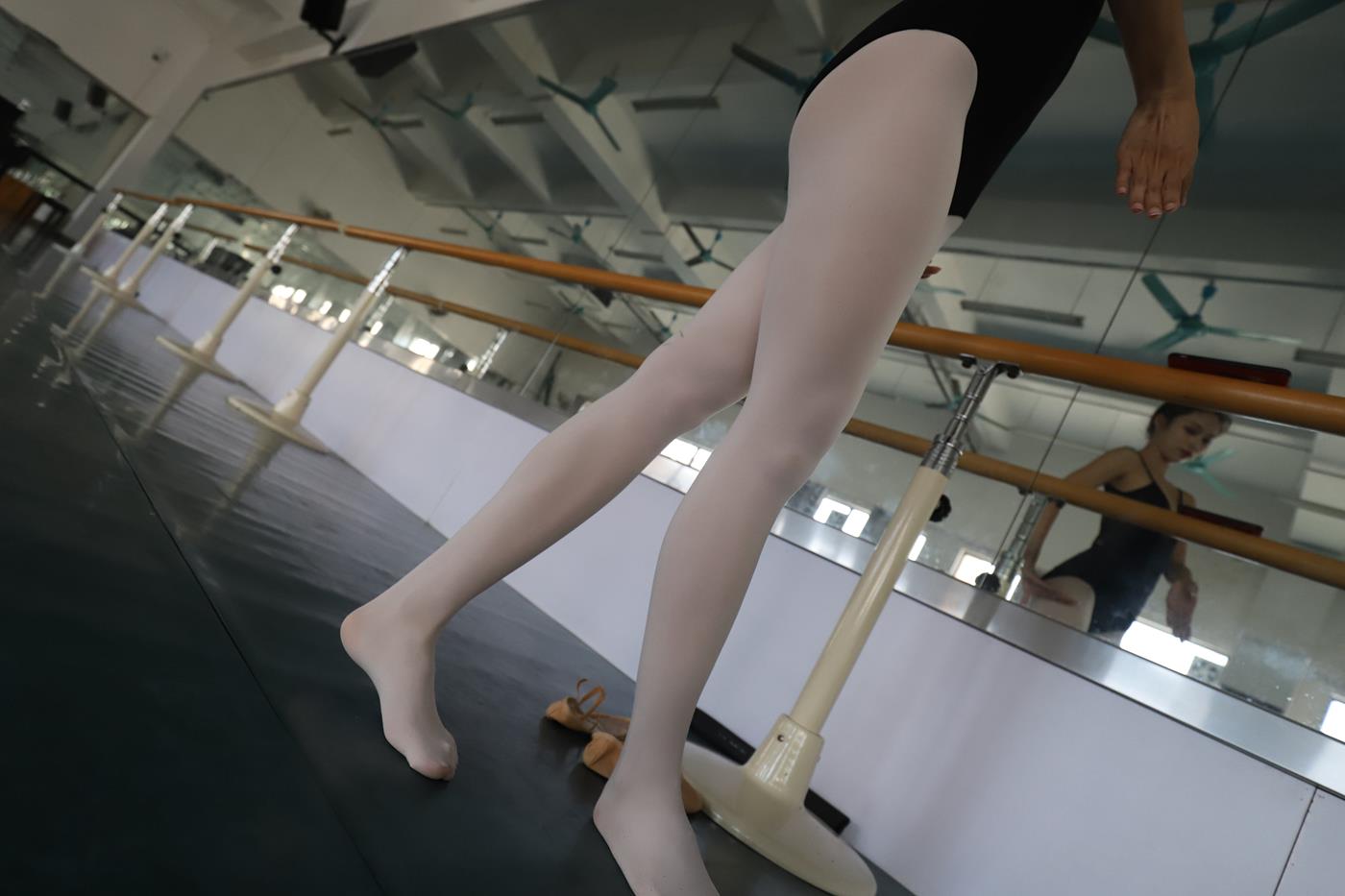 图片[18]-大西瓜爱牙膏-2019 11X活动 模特5（五） 舞蹈室芭蕾服 (3) [84P] – 速更版-美库