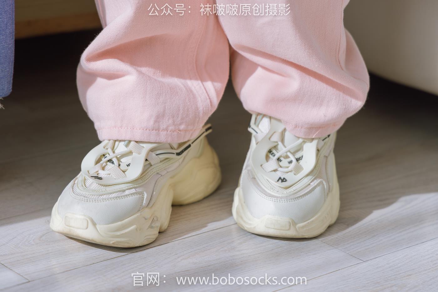 图片[26]-[BoBoSocks袜啵啵]NO.141 周周-运动鞋、白棉袜、裸足 (1) [84P] – 速更版-美库