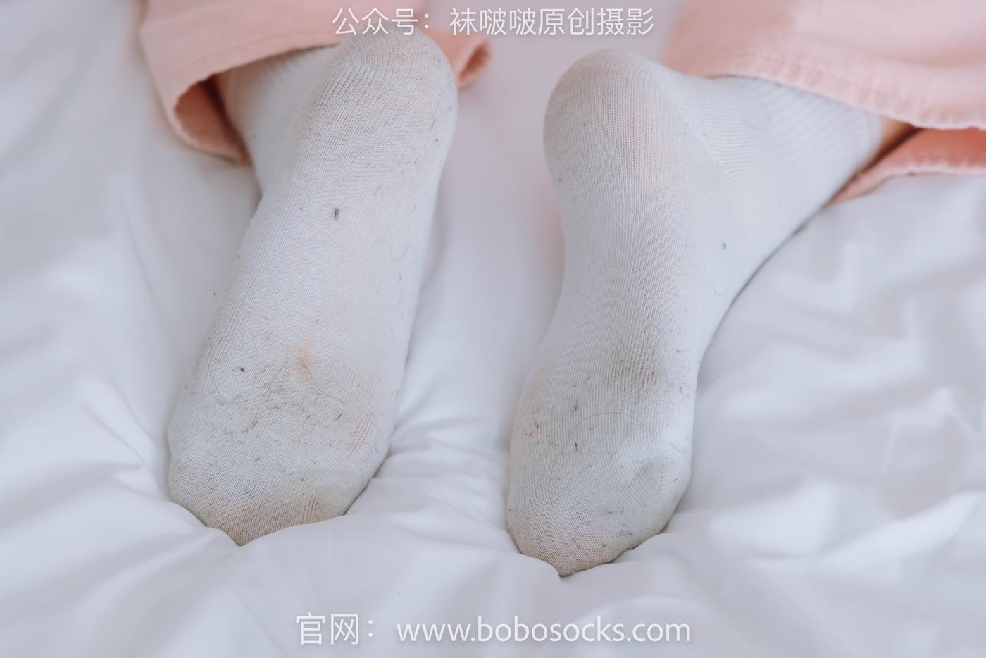 图片[15]-[BoBoSocks袜啵啵]NO.141 周周-运动鞋、白棉袜、裸足 (2) [56P] – 速更版-美库