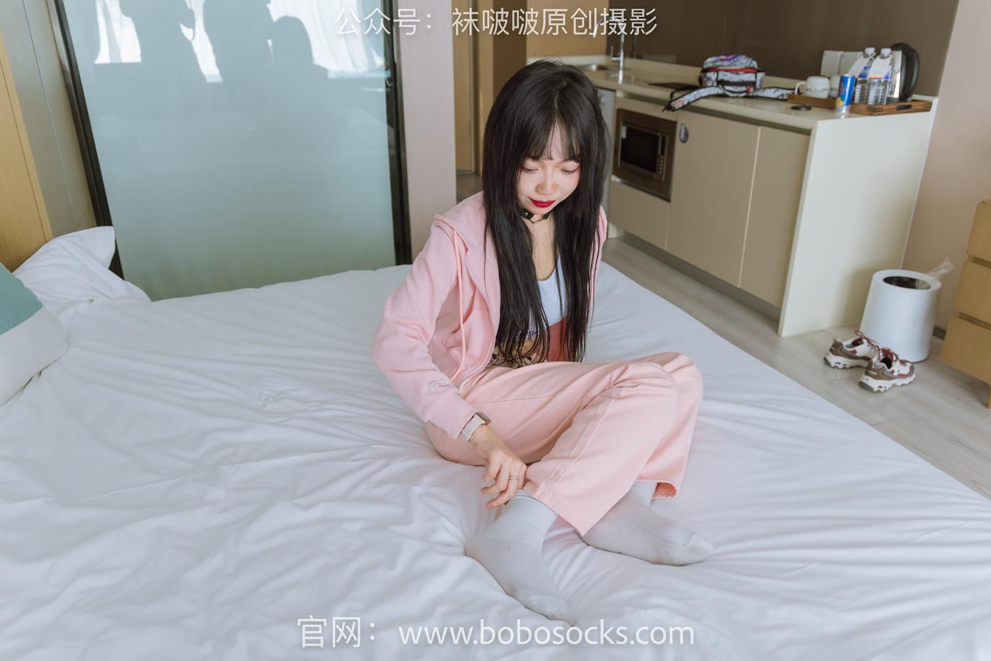 图片[16]-[BoBoSocks袜啵啵]NO.141 周周-运动鞋、白棉袜、裸足 (2) [56P] – 速更版-美库