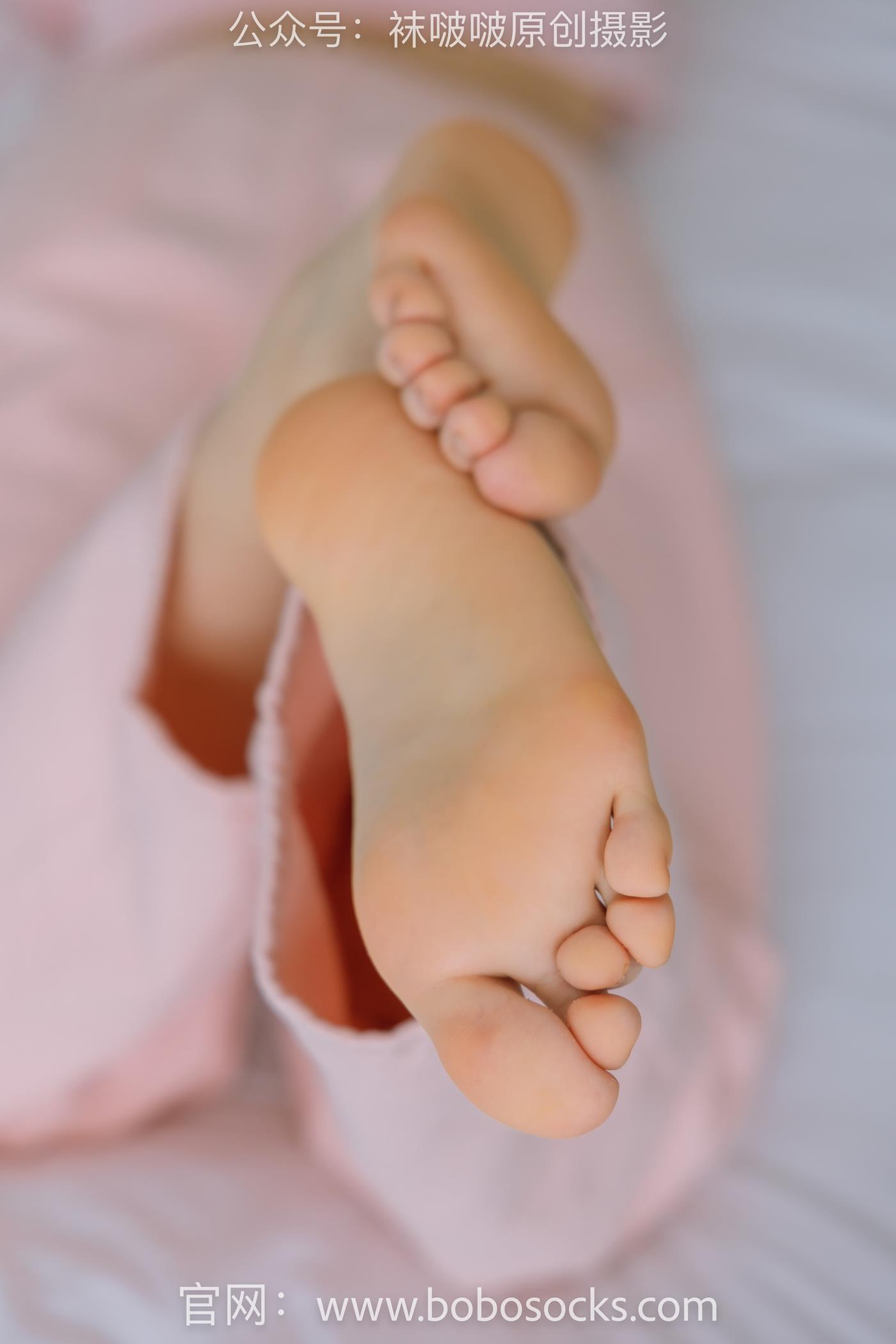 图片[31]-[BoBoSocks袜啵啵]NO.141 周周-运动鞋、白棉袜、裸足 (2) [56P] – 速更版-美库