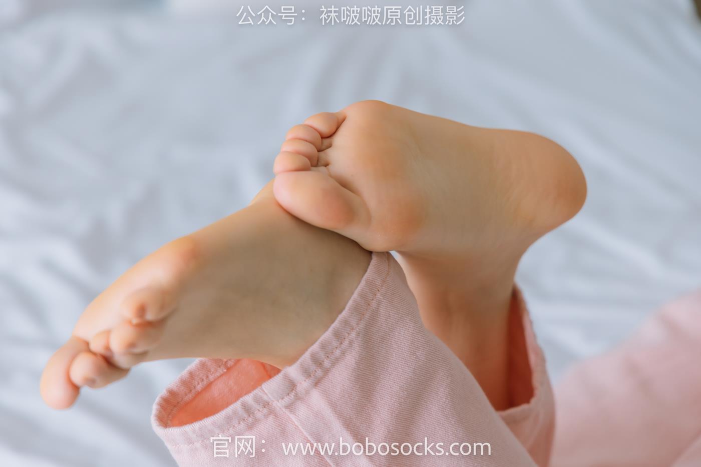 图片[32]-[BoBoSocks袜啵啵]NO.141 周周-运动鞋、白棉袜、裸足 (2) [56P] – 速更版-美库