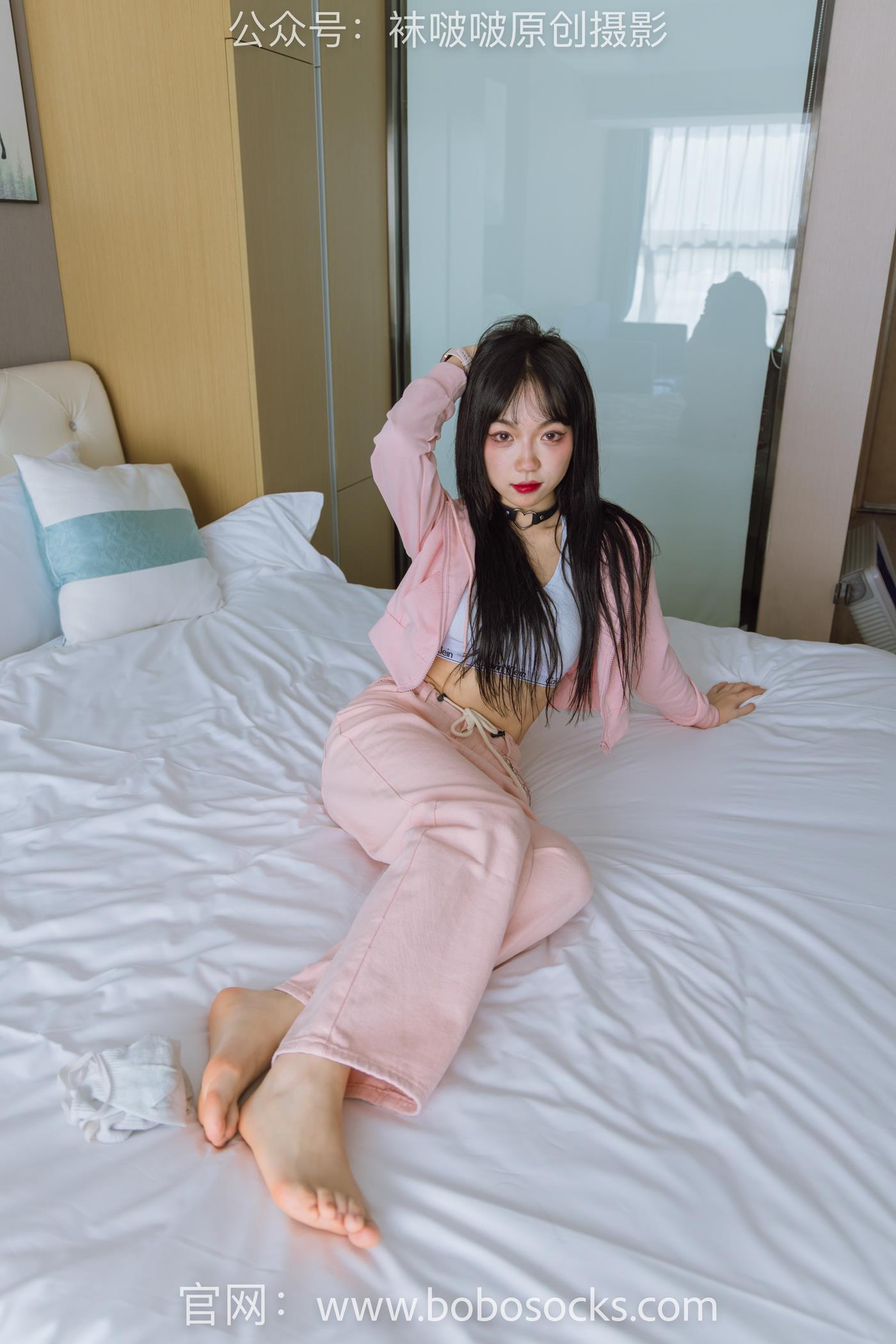 图片[45]-[BoBoSocks袜啵啵]NO.141 周周-运动鞋、白棉袜、裸足 (2) [56P] – 速更版-美库