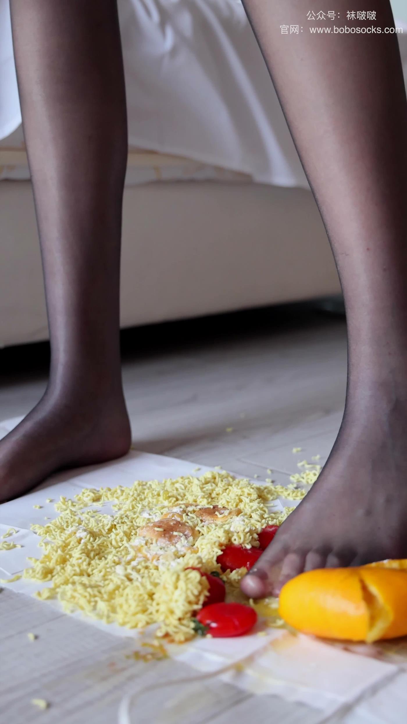 图片[28]-[BoBoSocks袜啵啵]积分限定作品 NO.003 小甜豆-小魔女装、高跟凉鞋、油亮黑丝、踩东西剧情[39P] – 速更版-美库