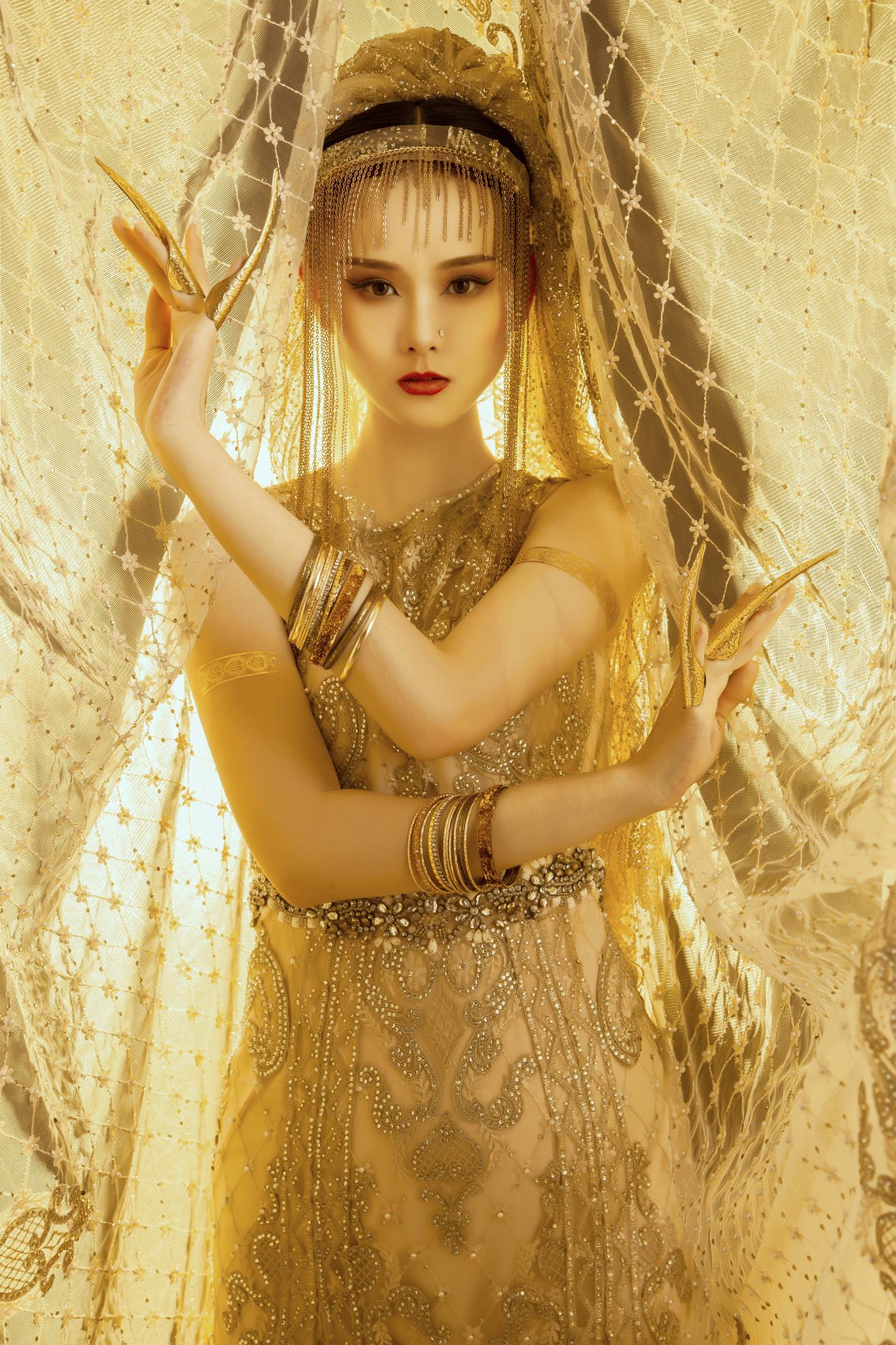 图片[23]-[YITUYU艺图语] 2021.12.24 纸醉金迷 欣宝 [22P] – 速更版-美库