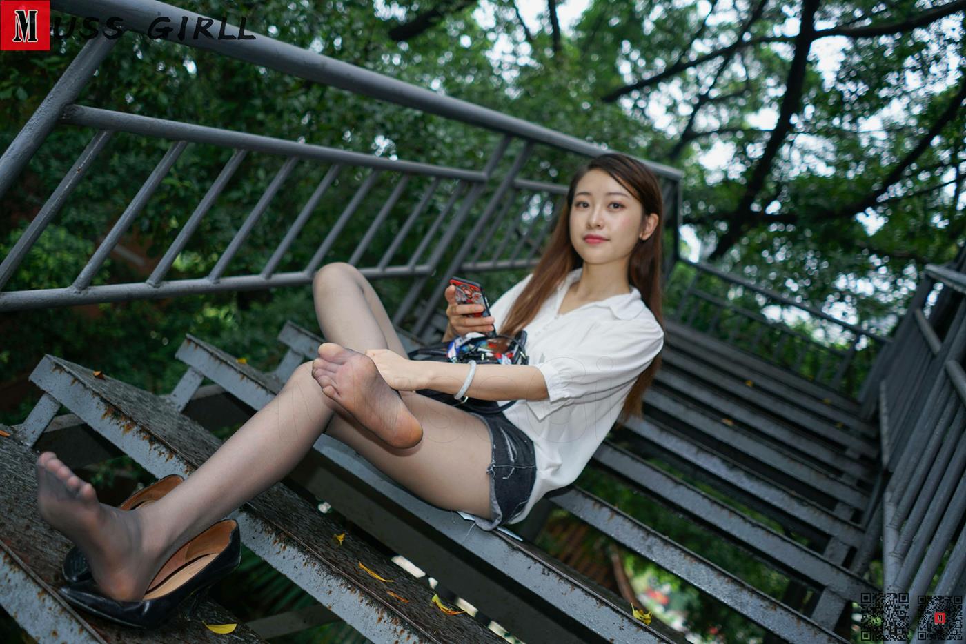 图片[19]-[MussGirl慕丝女郎]NO.274 绿茵楼梯 (1) [60P] – 速更版-美库