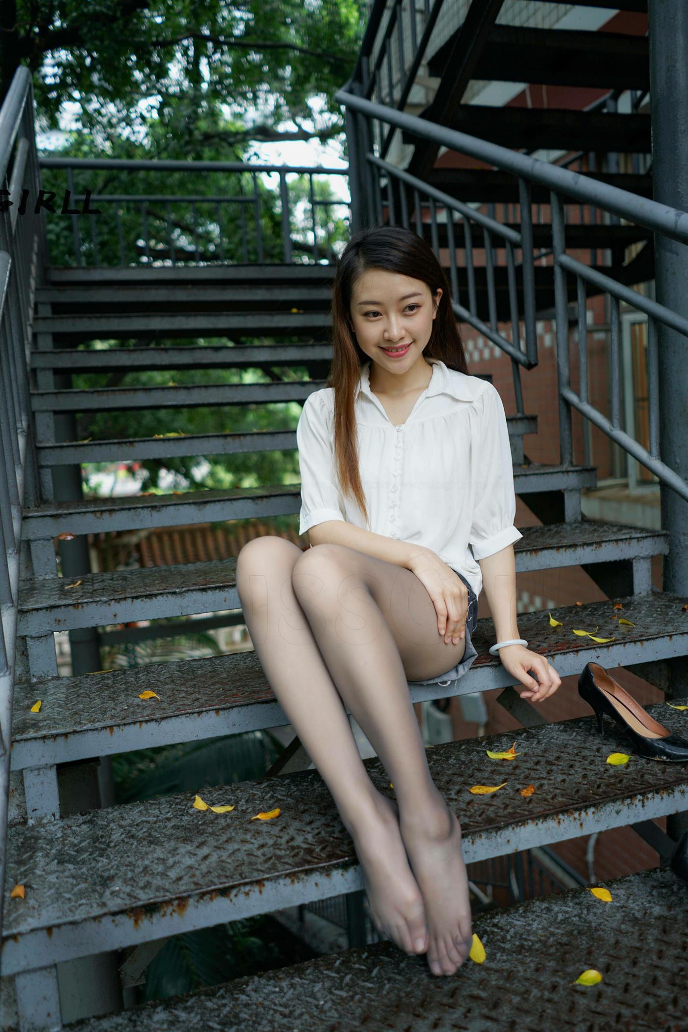 图片[14]-[MussGirl慕丝女郎]NO.274 绿茵楼梯 (2) [51P] – 速更版-美库