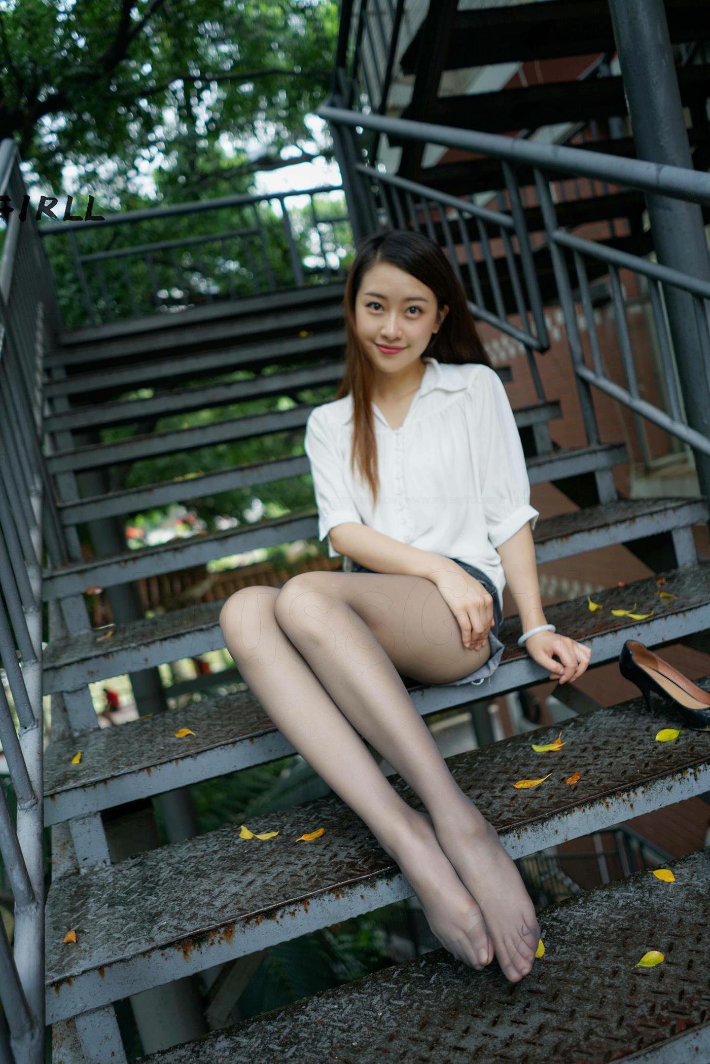 图片[18]-[MussGirl慕丝女郎]NO.274 绿茵楼梯 (2) [51P] – 速更版-美库