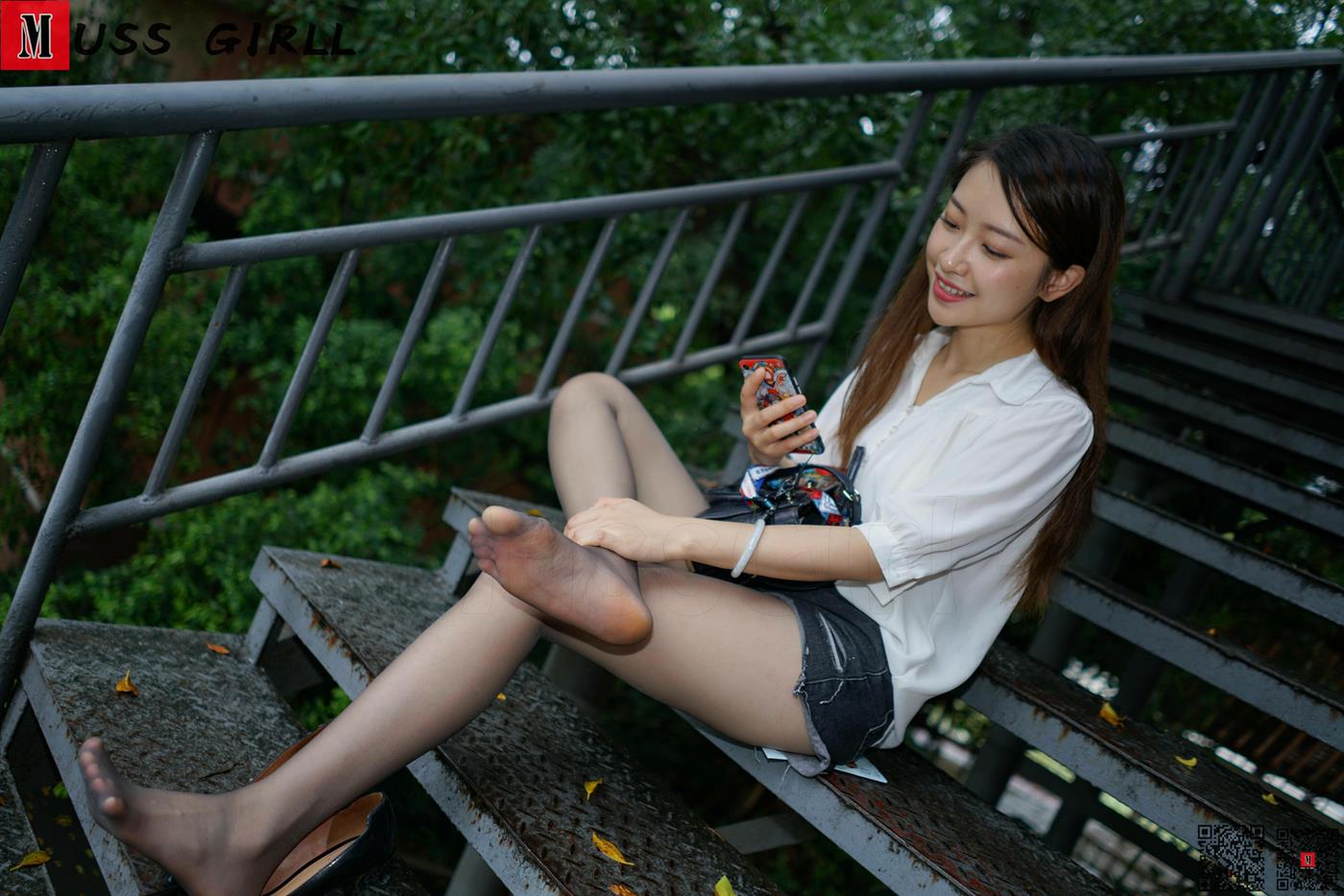 图片[26]-[MussGirl慕丝女郎]NO.274 绿茵楼梯 (1) [60P] – 速更版-美库