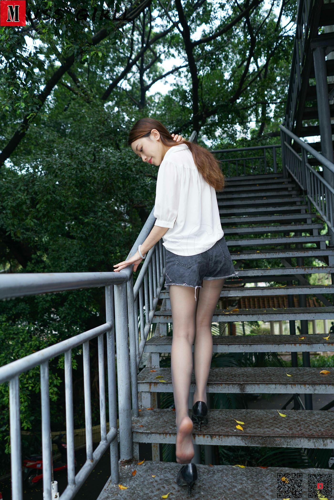 图片[29]-[MussGirl慕丝女郎]NO.274 绿茵楼梯 (1) [60P] – 速更版-美库