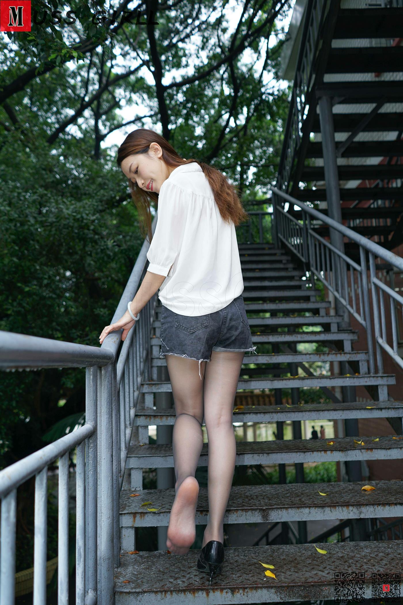 图片[34]-[MussGirl慕丝女郎]NO.274 绿茵楼梯 (1) [60P] – 速更版-美库