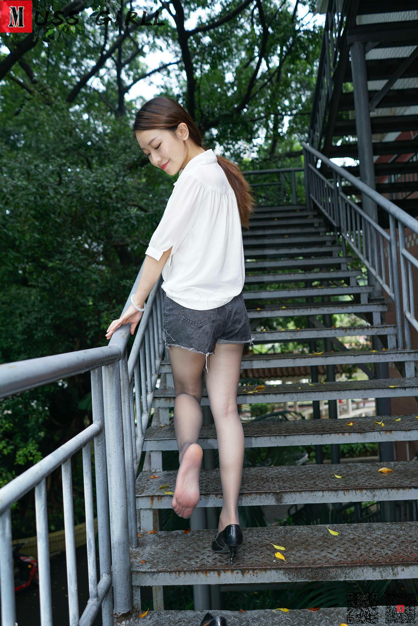 图片[37]-[MussGirl慕丝女郎]NO.274 绿茵楼梯 (1) [60P] – 速更版-美库