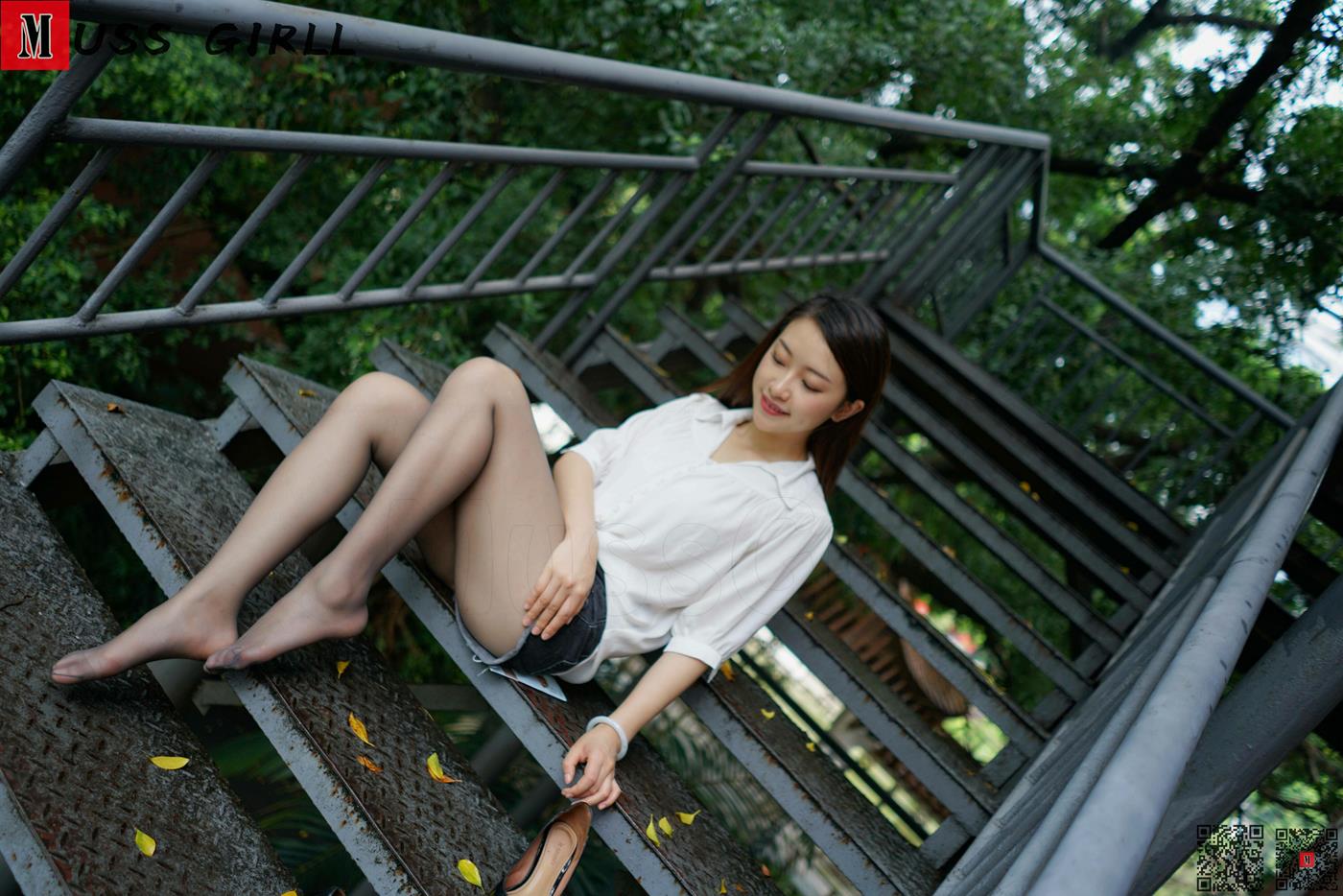 图片[26]-[MussGirl慕丝女郎]NO.274 绿茵楼梯 (2) [51P] – 速更版-美库
