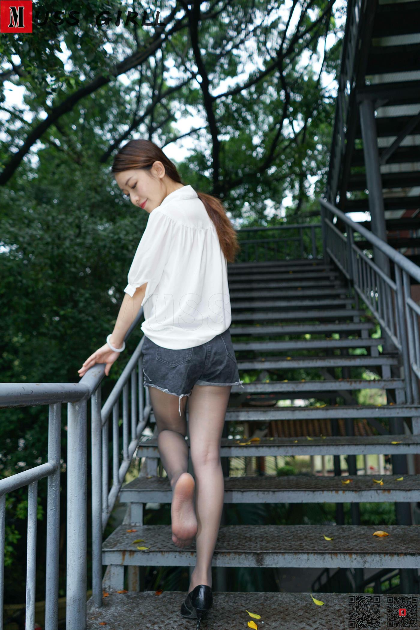 图片[40]-[MussGirl慕丝女郎]NO.274 绿茵楼梯 (1) [60P] – 速更版-美库