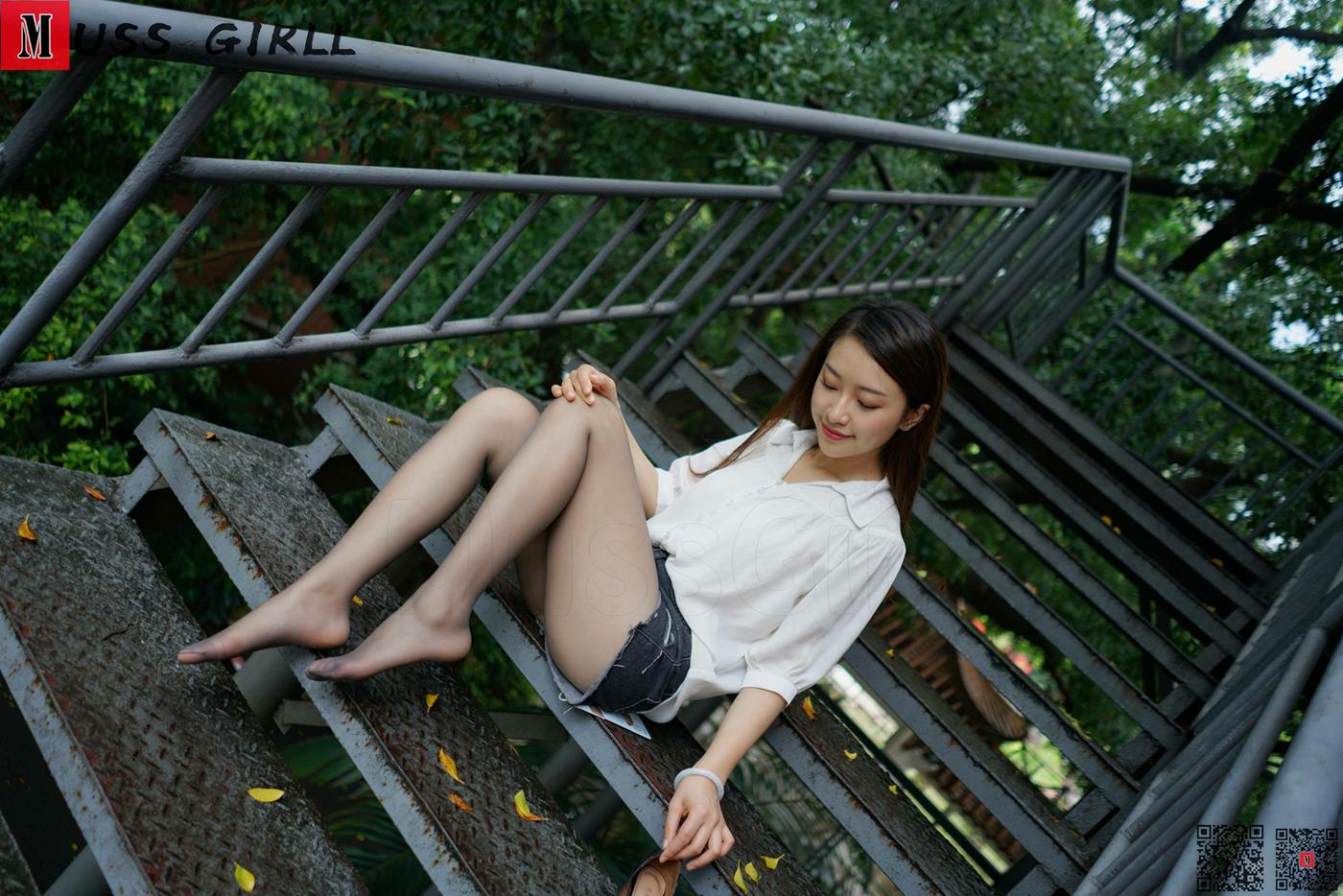 图片[27]-[MussGirl慕丝女郎]NO.274 绿茵楼梯 (2) [51P] – 速更版-美库