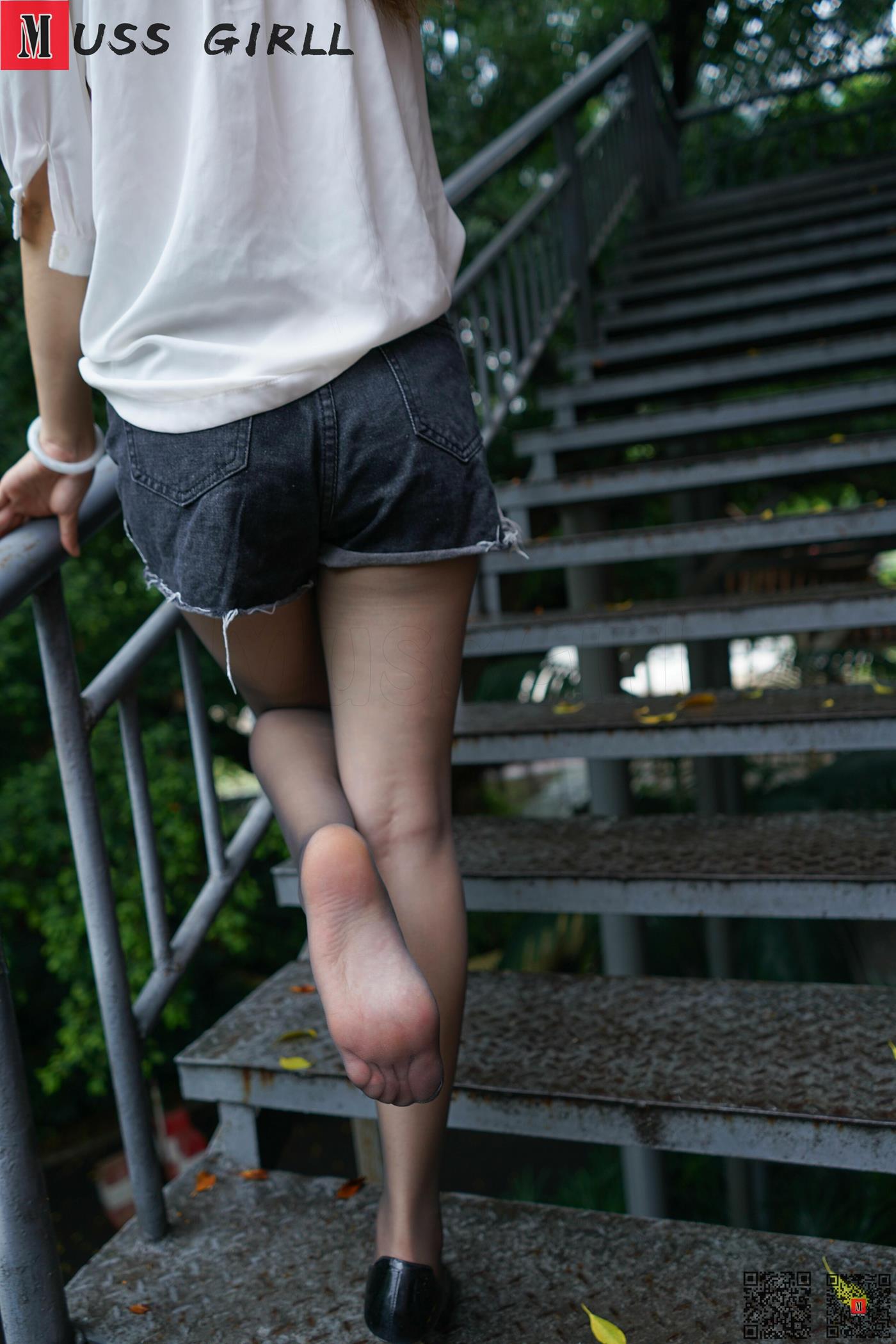 图片[41]-[MussGirl慕丝女郎]NO.274 绿茵楼梯 (1) [60P] – 速更版-美库