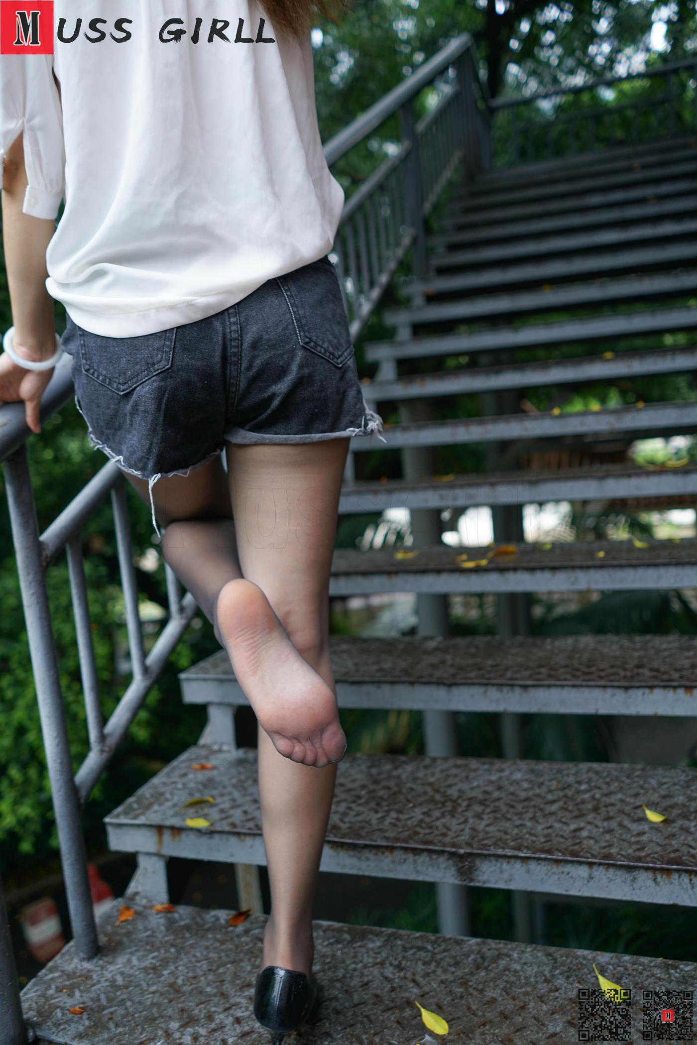 图片[44]-[MussGirl慕丝女郎]NO.274 绿茵楼梯 (1) [60P] – 速更版-美库