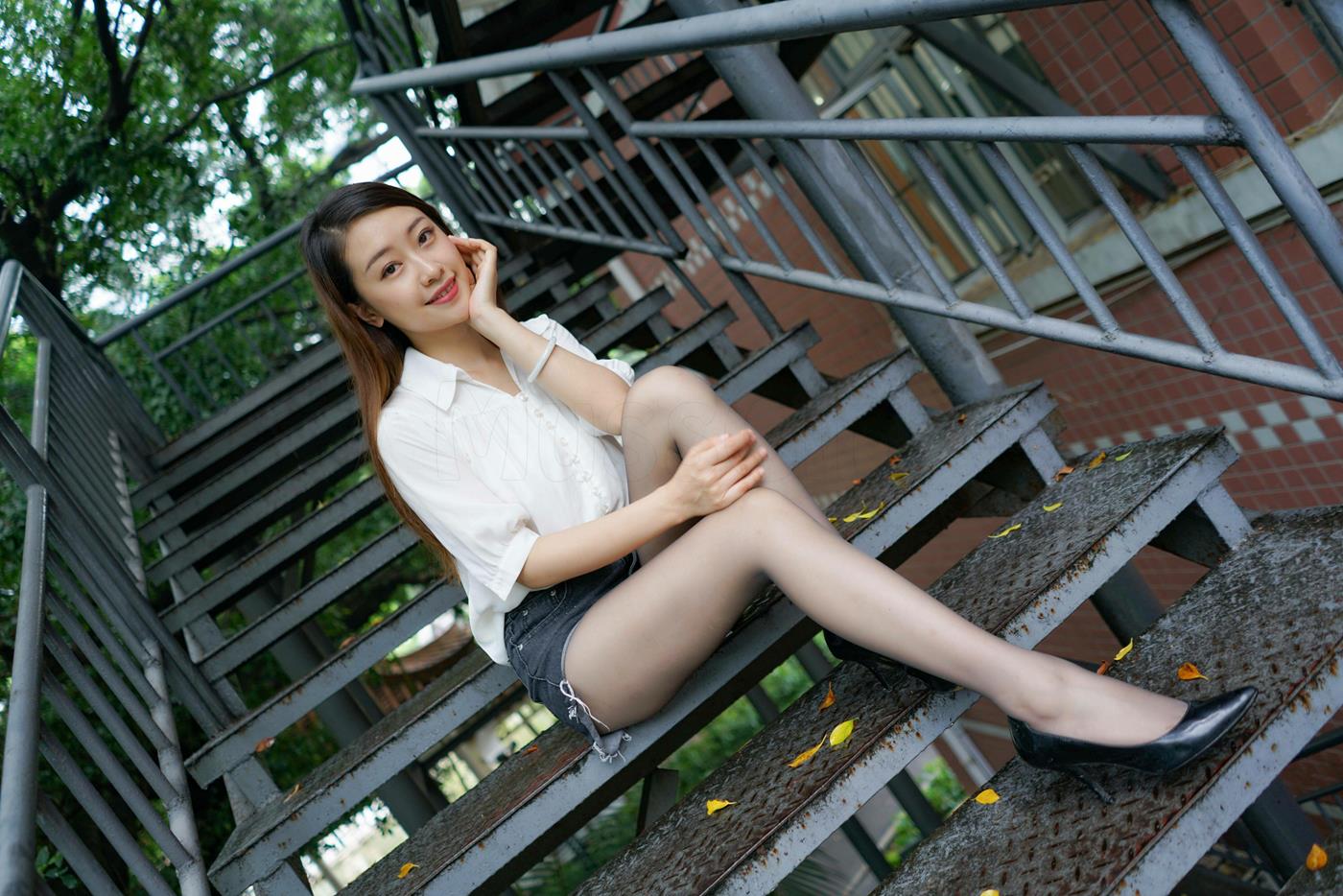 图片[46]-[MussGirl慕丝女郎]NO.274 绿茵楼梯 (1) [60P] – 速更版-美库