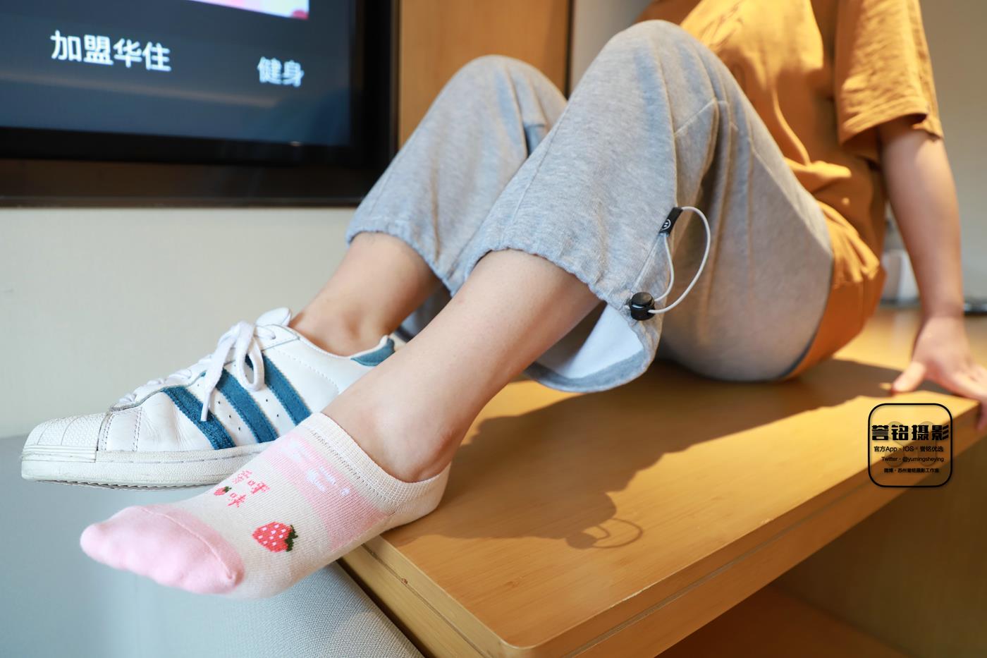 图片[28]-[誉铭传媒]袜足摄影 2022年《2022微信群第5套》[90P] – 速更版-美库