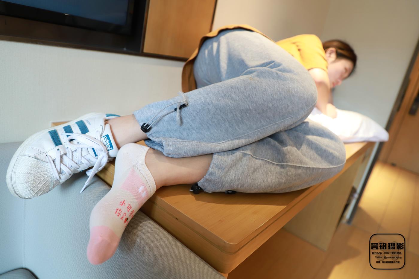 图片[31]-[誉铭传媒]袜足摄影 2022年《2022微信群第5套》[90P] – 速更版-美库