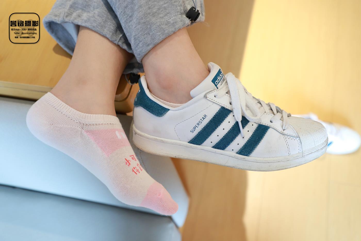 图片[35]-[誉铭传媒]袜足摄影 2022年《2022微信群第5套》[90P] – 速更版-美库