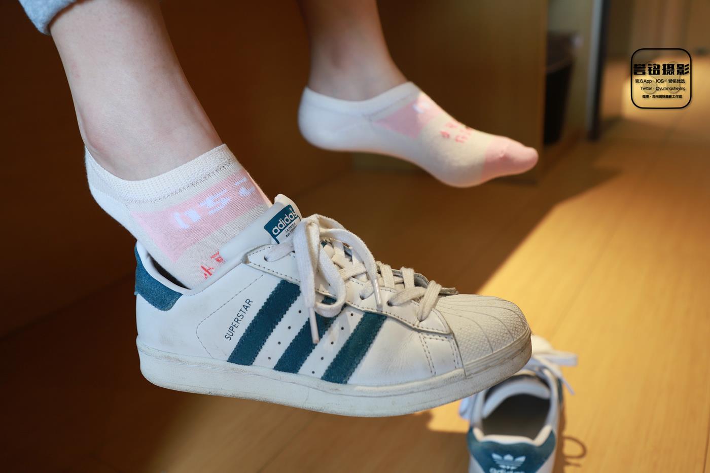 图片[36]-[誉铭传媒]袜足摄影 2022年《2022微信群第5套》[90P] – 速更版-美库