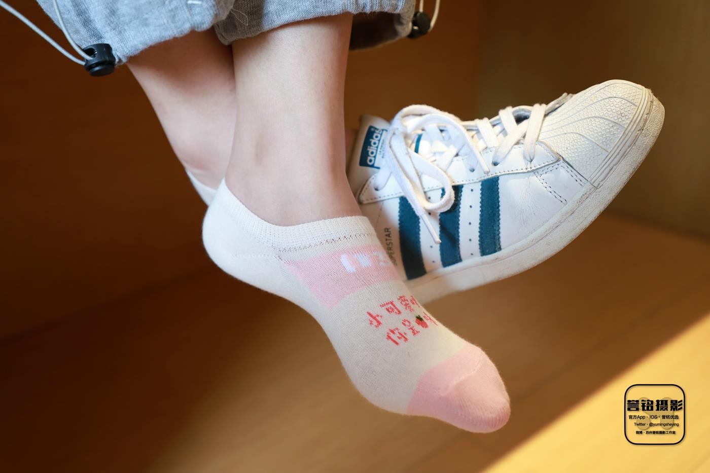 图片[37]-[誉铭传媒]袜足摄影 2022年《2022微信群第5套》[90P] – 速更版-美库