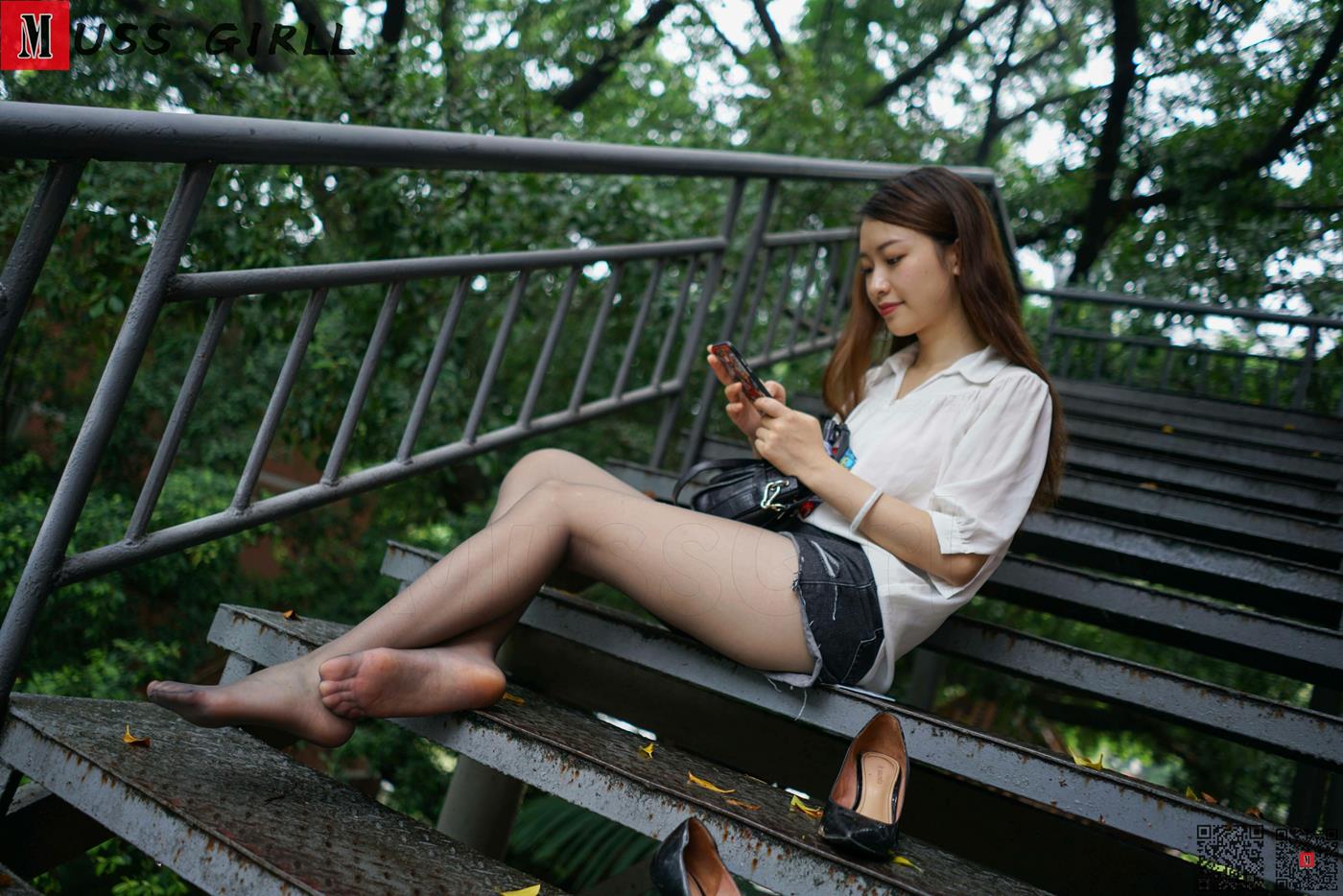 图片[50]-[MussGirl慕丝女郎]NO.274 绿茵楼梯 (2) [51P] – 速更版-美库