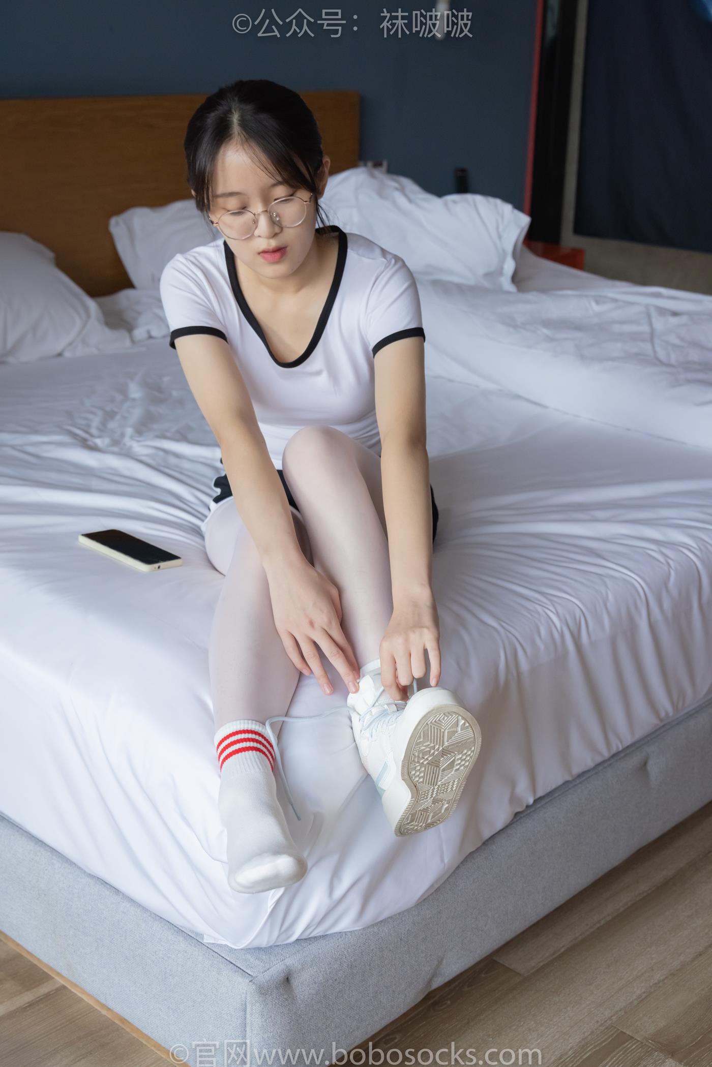 图片[41]-[BoBoSocks袜啵啵]积分限定作品 NO.004 熊熊-板鞋、白棉袜、白丝 (1) [P] – 速更版-美库