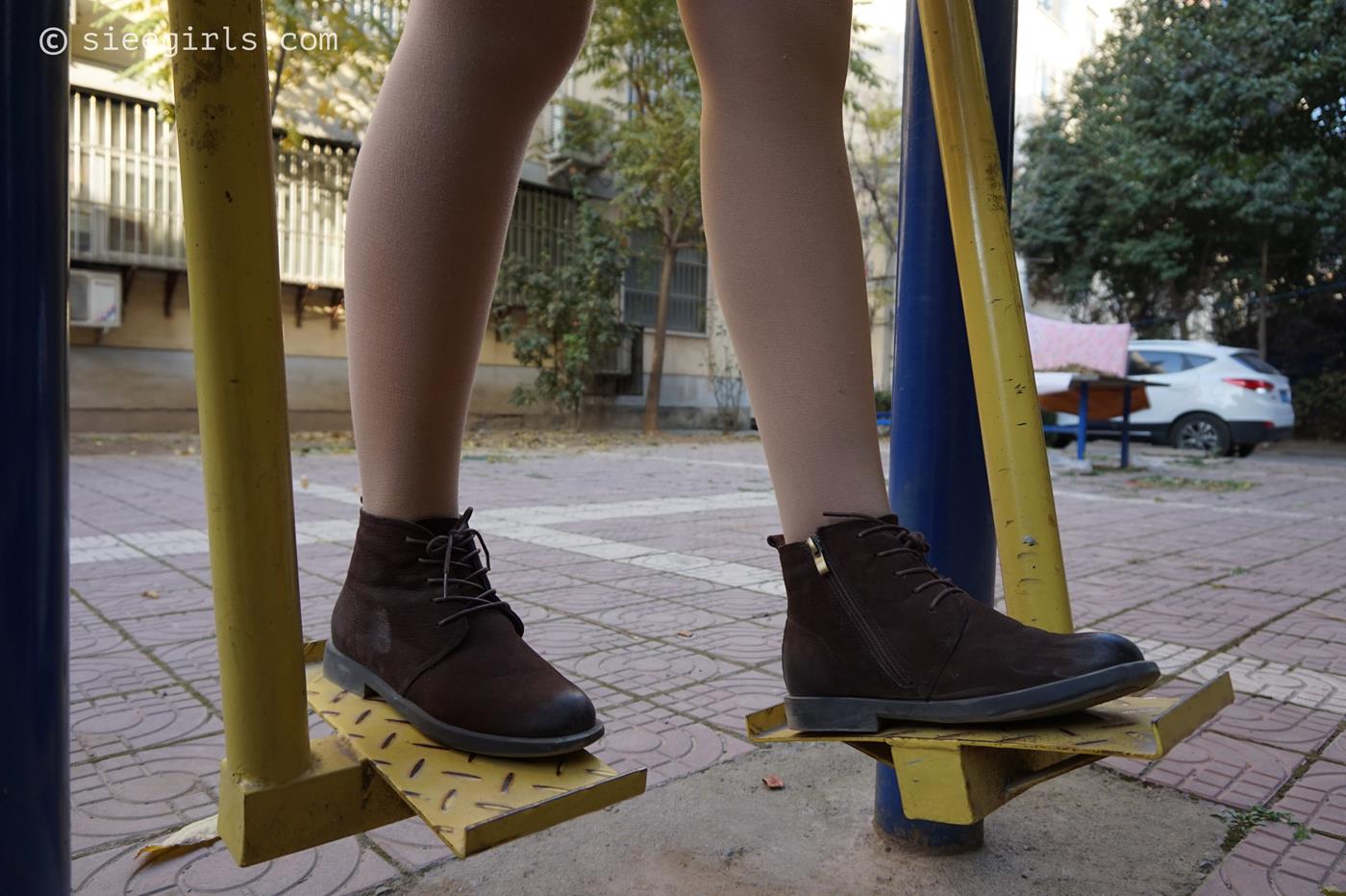 图片[17]-[SIEE丝意]新刊 NO.016 曦曦思思 冬日午后[109P] – 速更版-美库