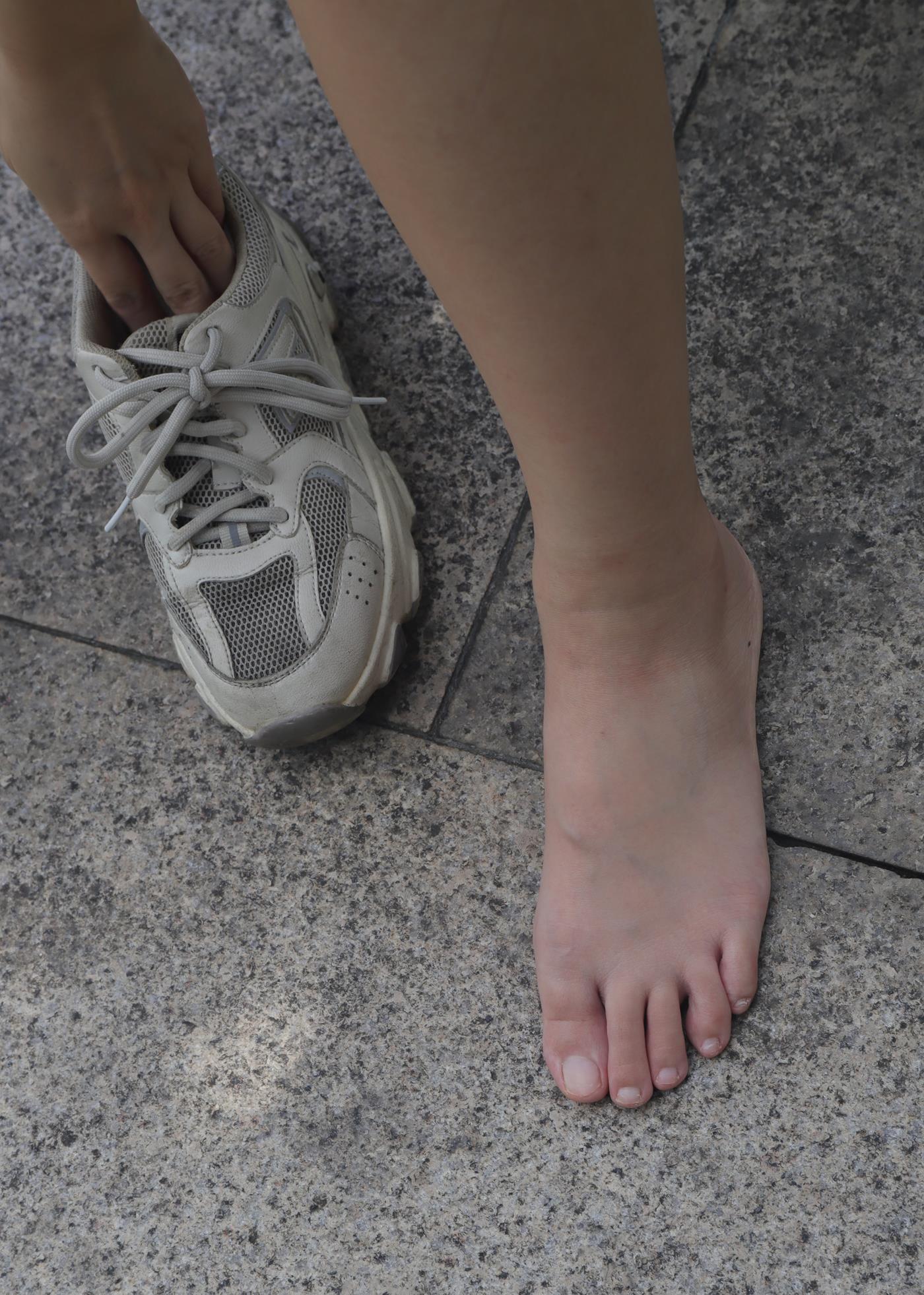 图片[11]-Pary摄影 NO.001 大美女慧婷公园展示美脚 (2) [69P] – 速更版-美库